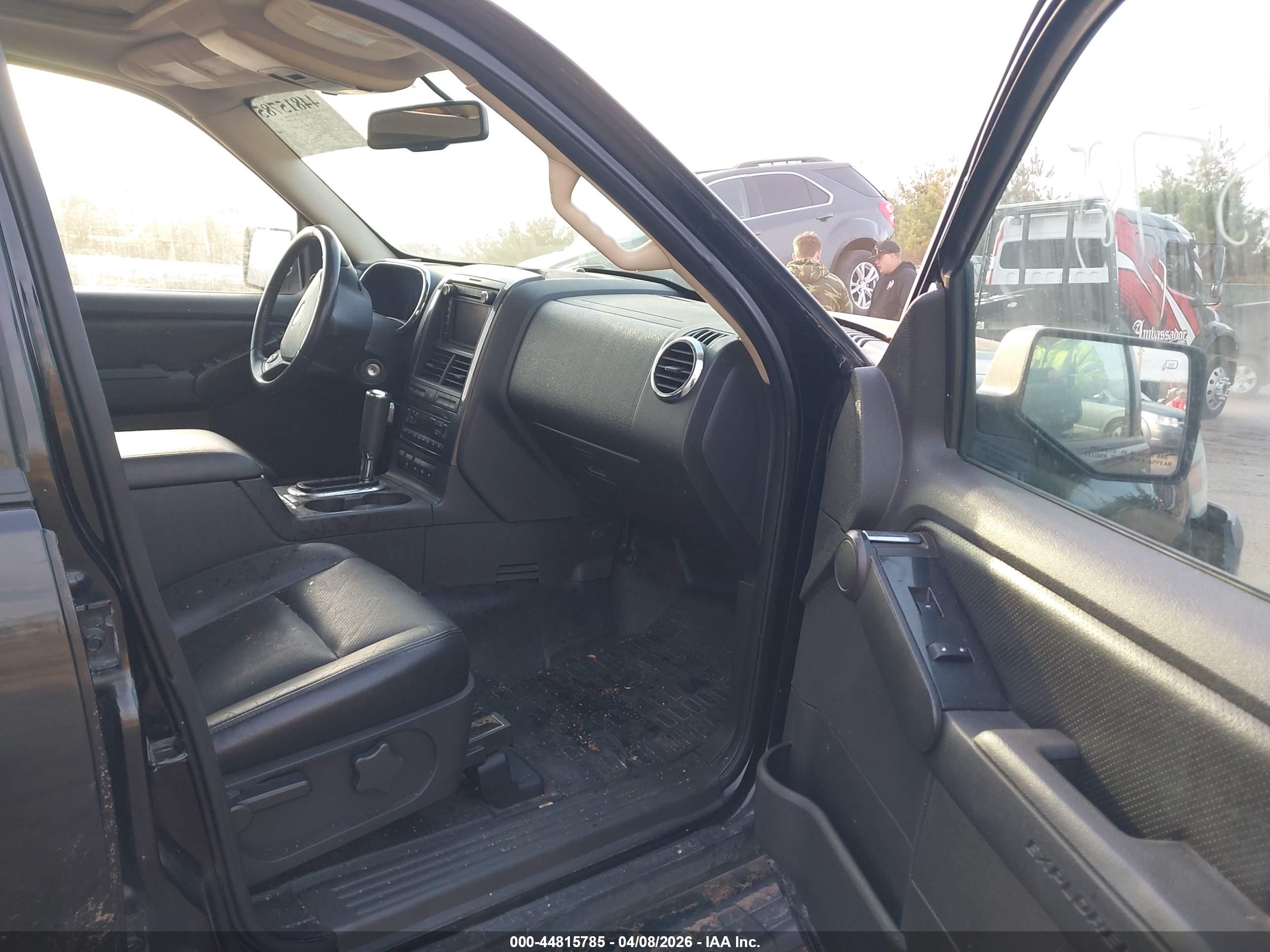 FORD EXPLORER image 5