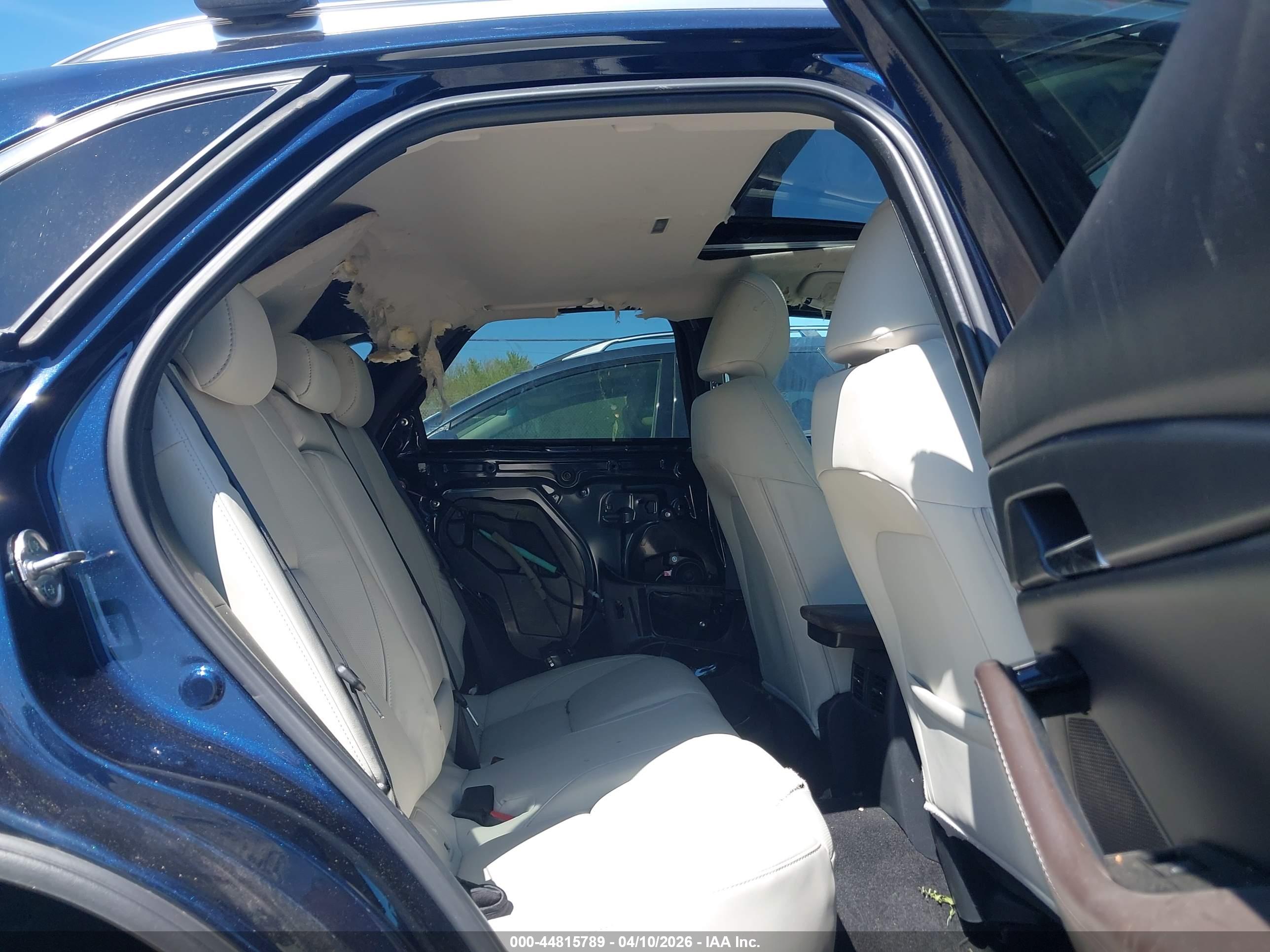 MAZDA CX-30 image 8