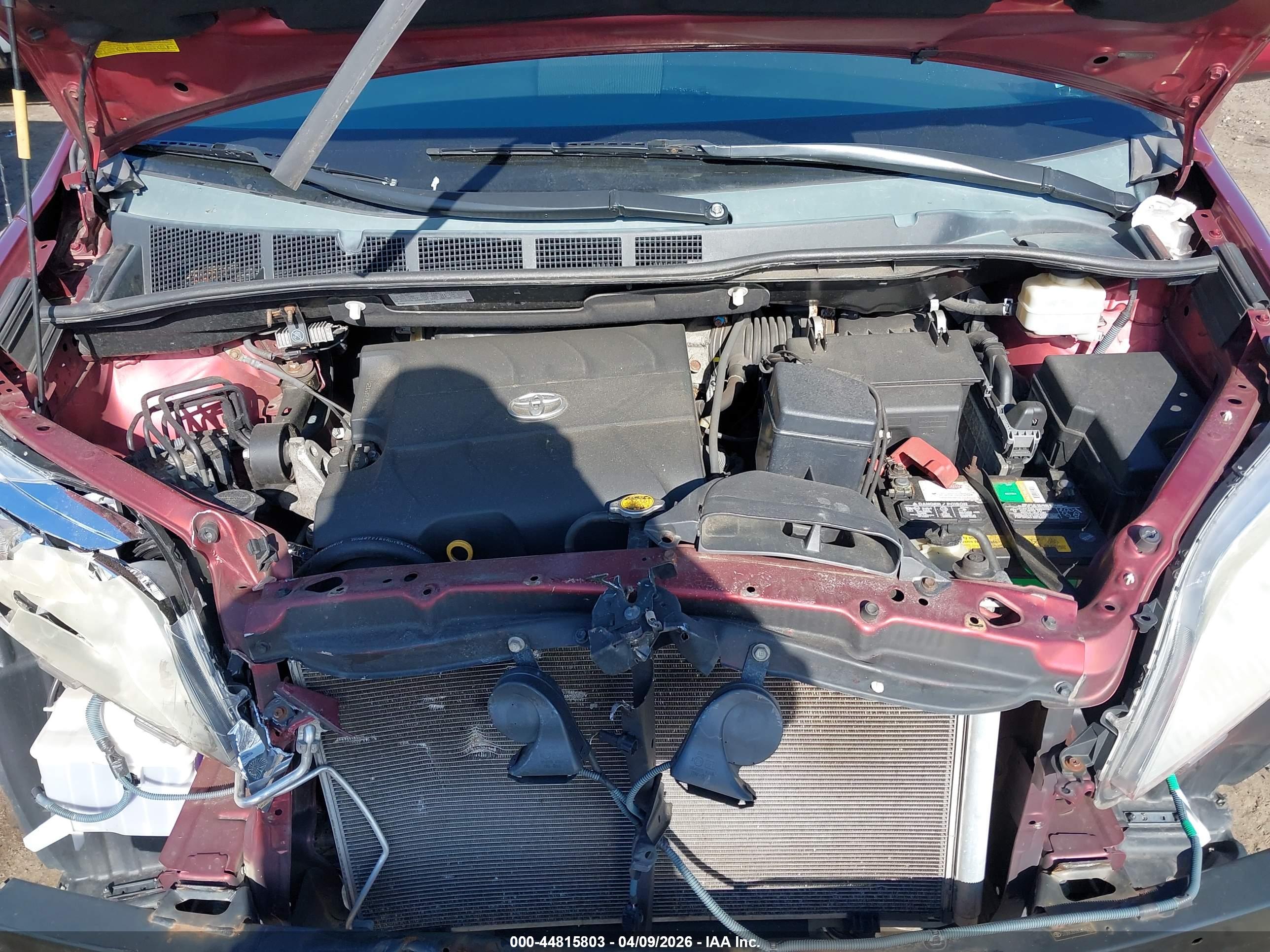 TOYOTA SIENNA image 10