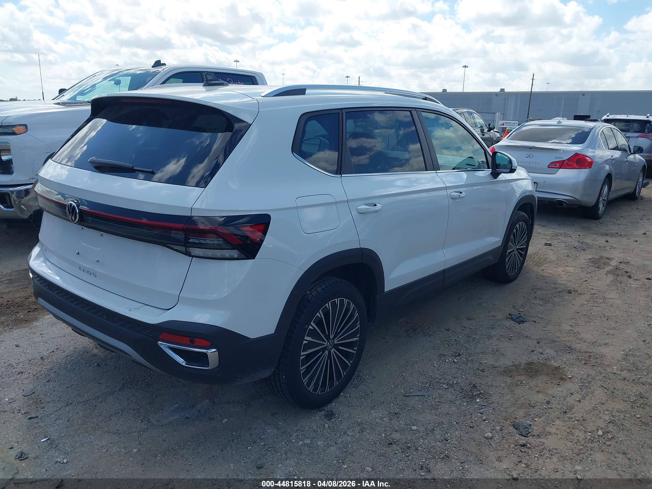 VOLKSWAGEN TAOS image 4