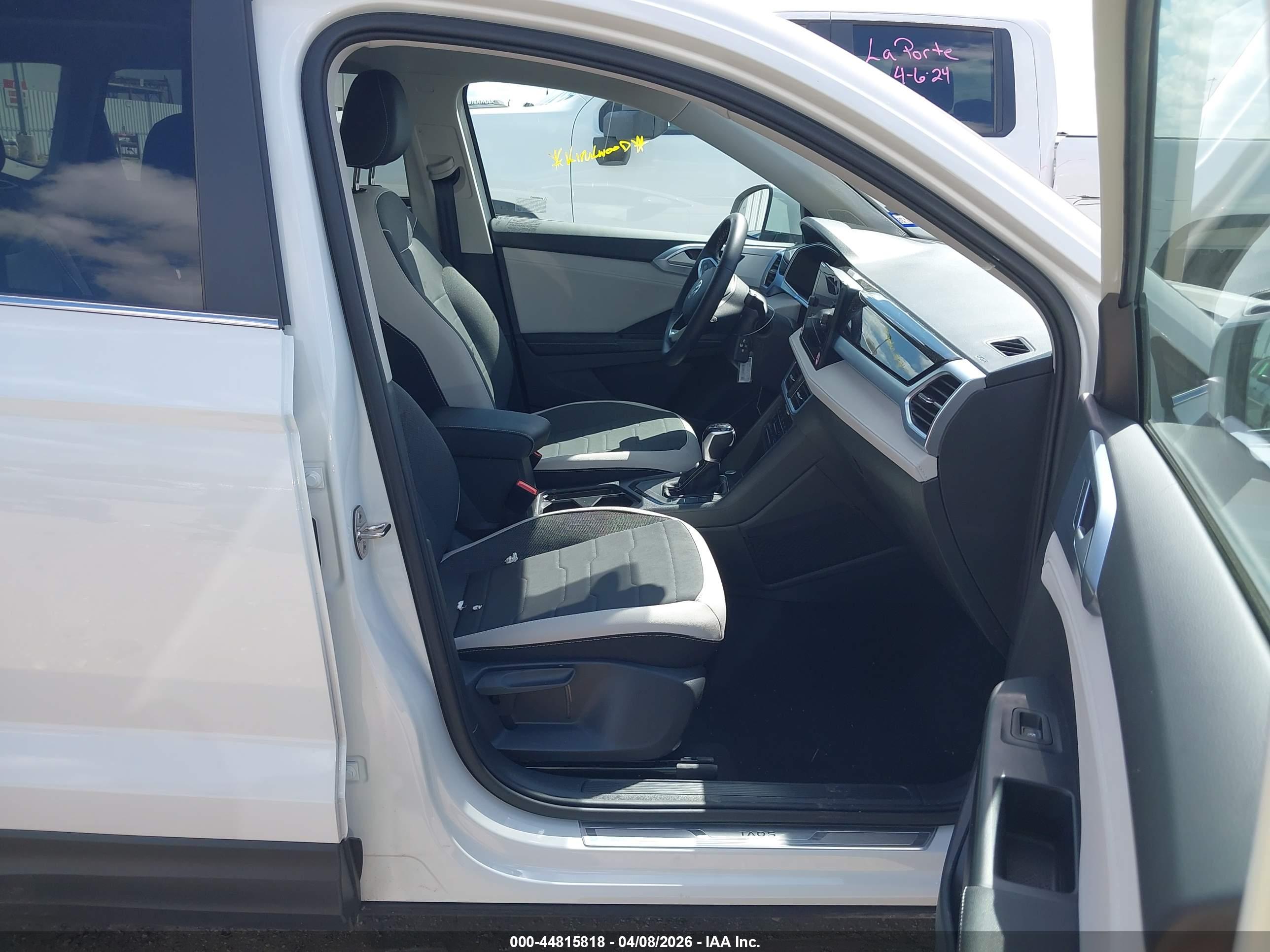 VOLKSWAGEN TAOS image 5