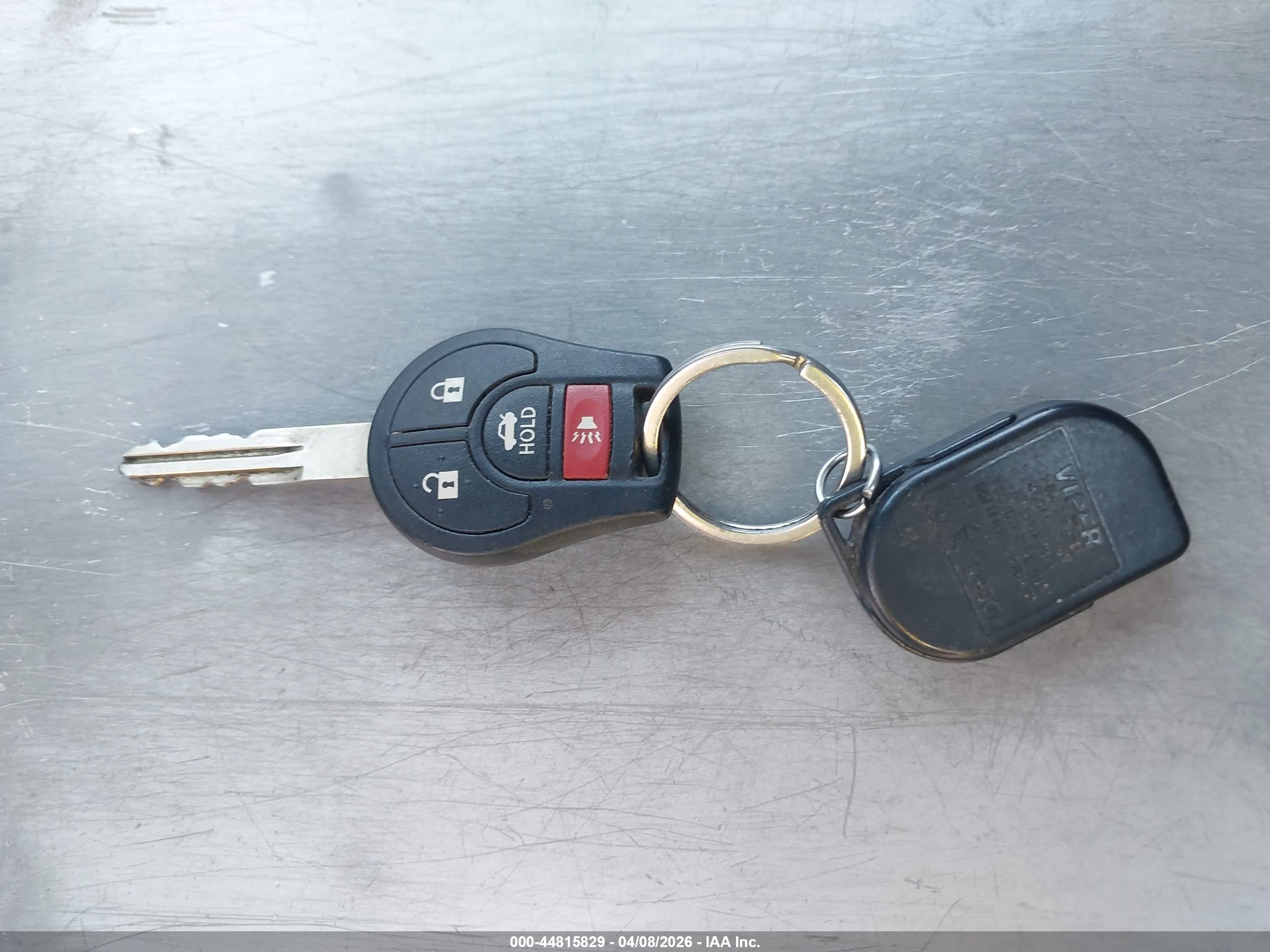 NISSAN VERSA image 11