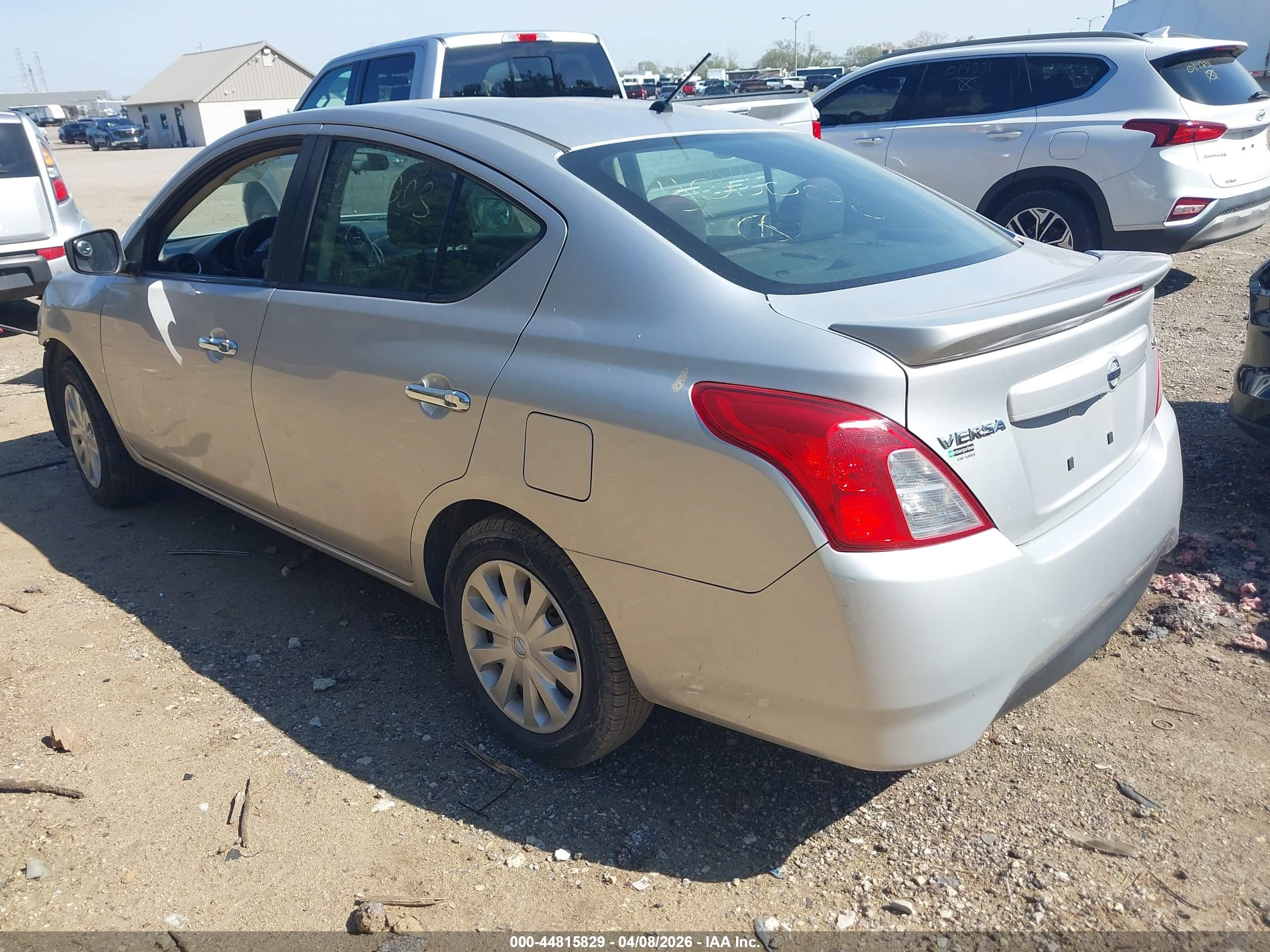 NISSAN VERSA image 3