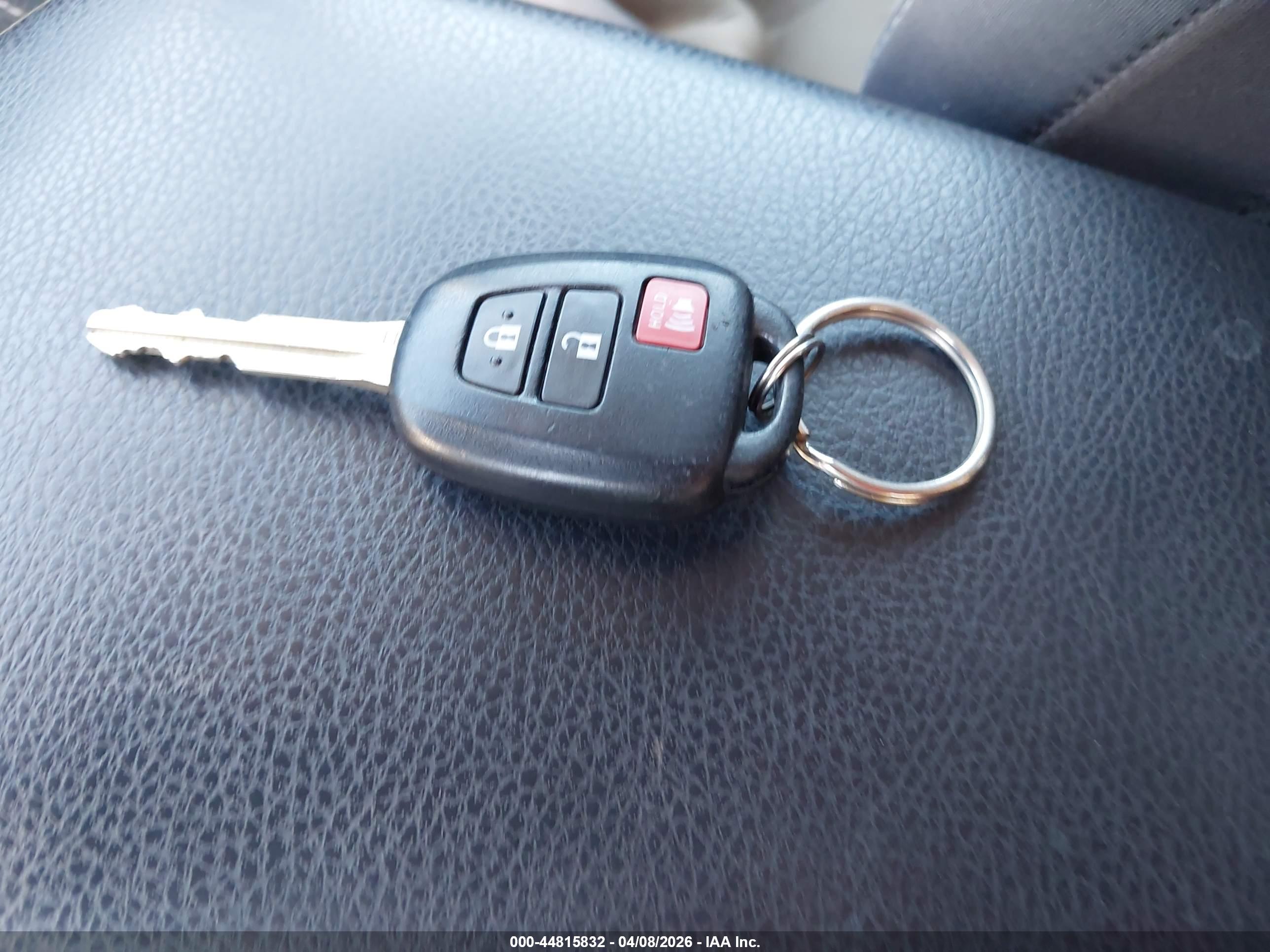 TOYOTA RAV4 image 11