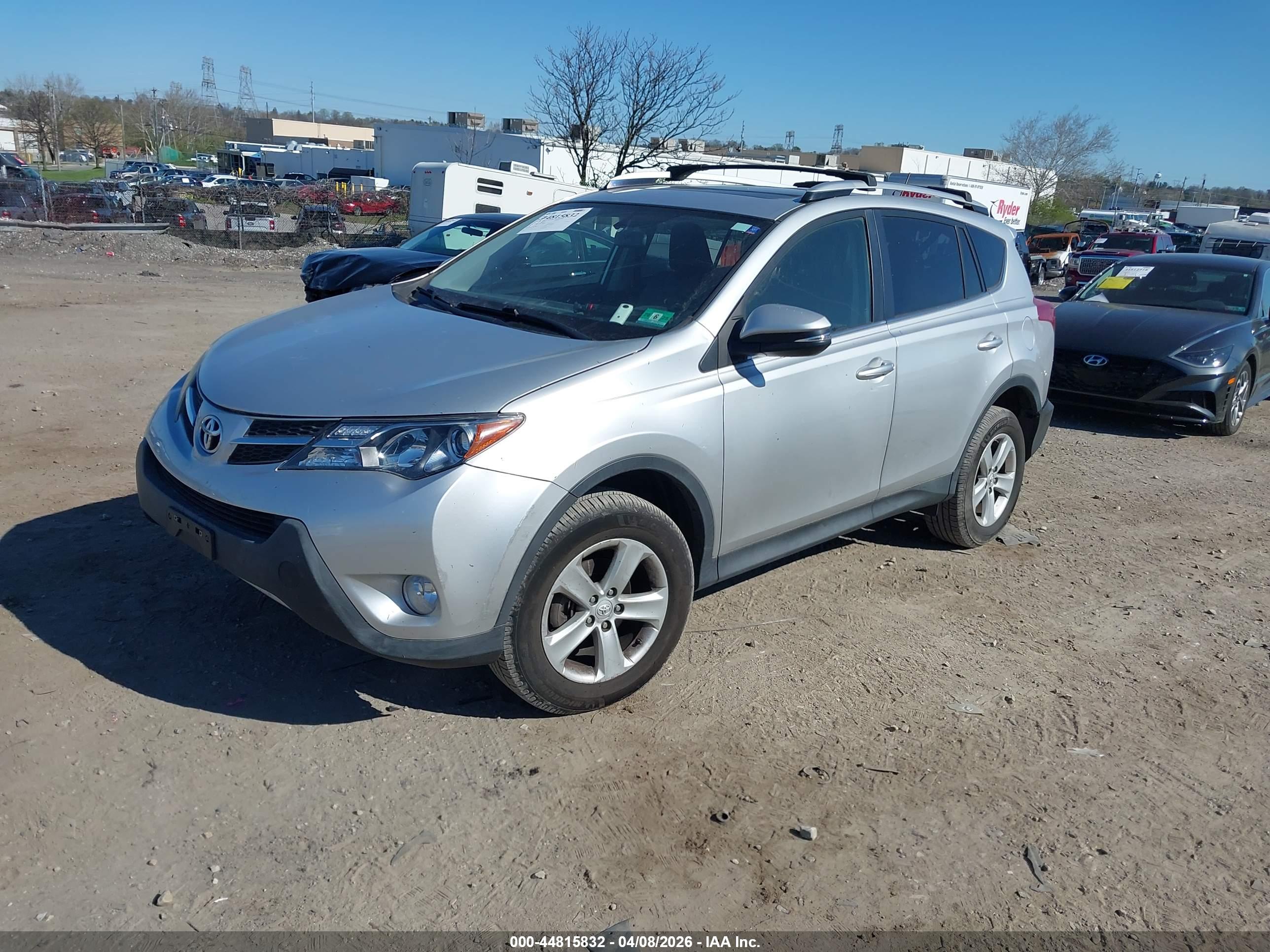 TOYOTA RAV4 image 2