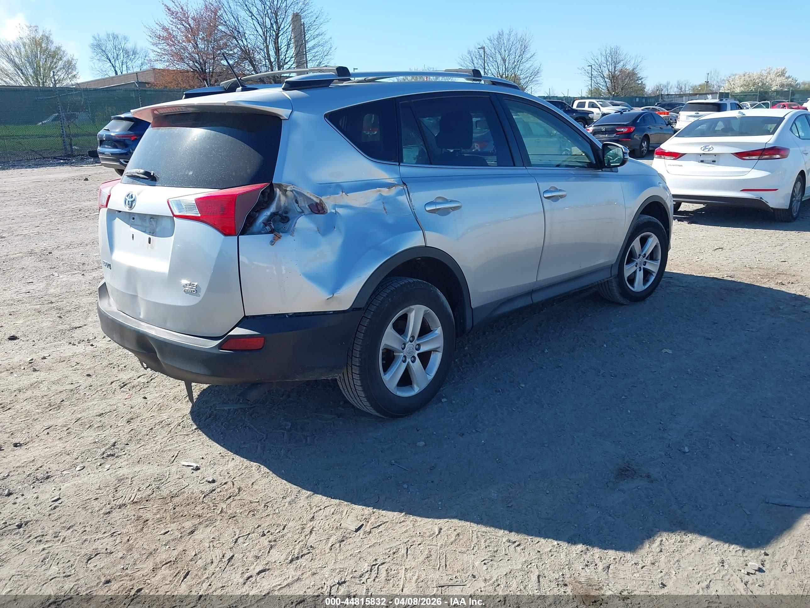 TOYOTA RAV4 image 4