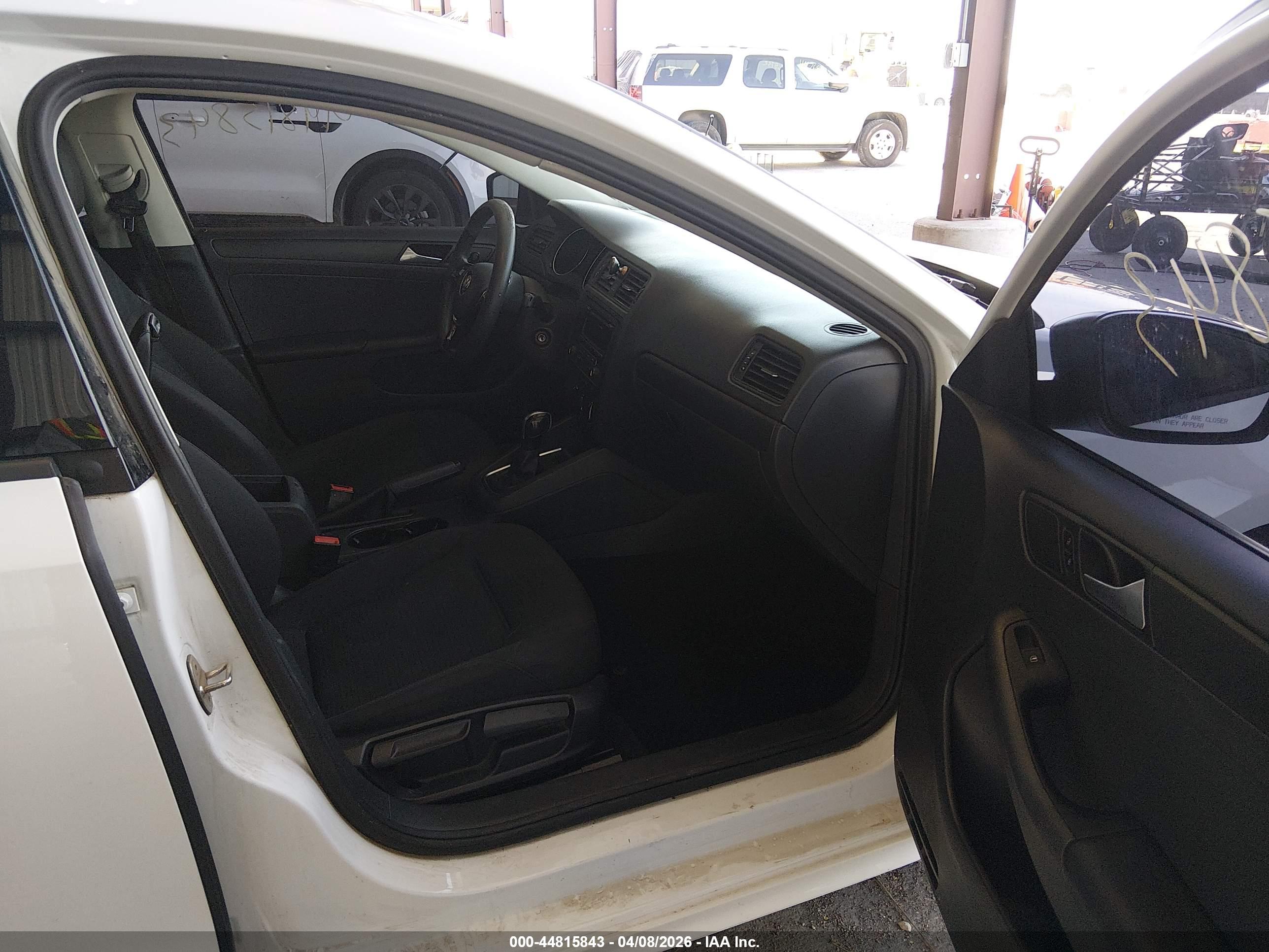 VOLKSWAGEN JETTA image 5