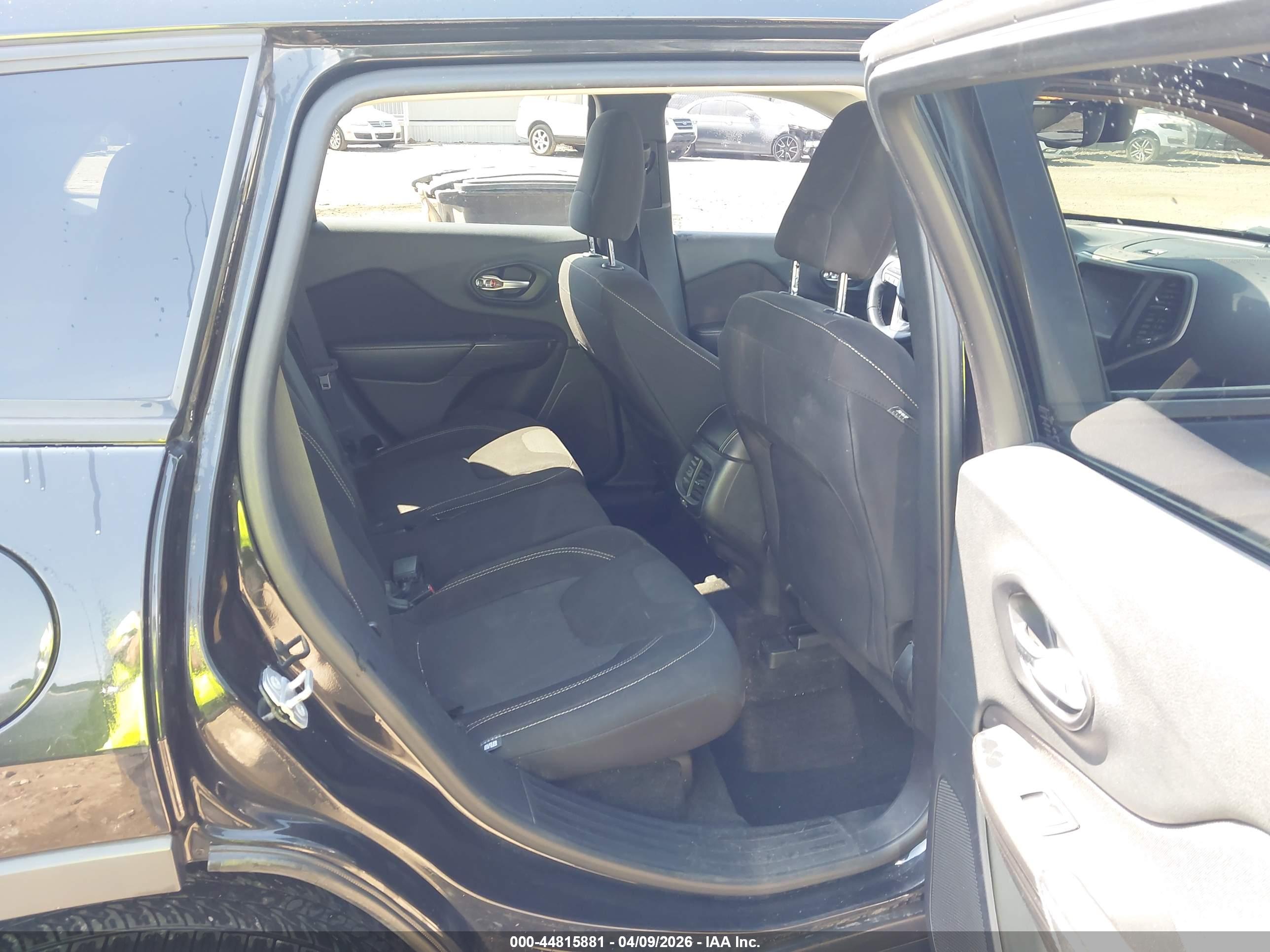 JEEP CHEROKEE image 8
