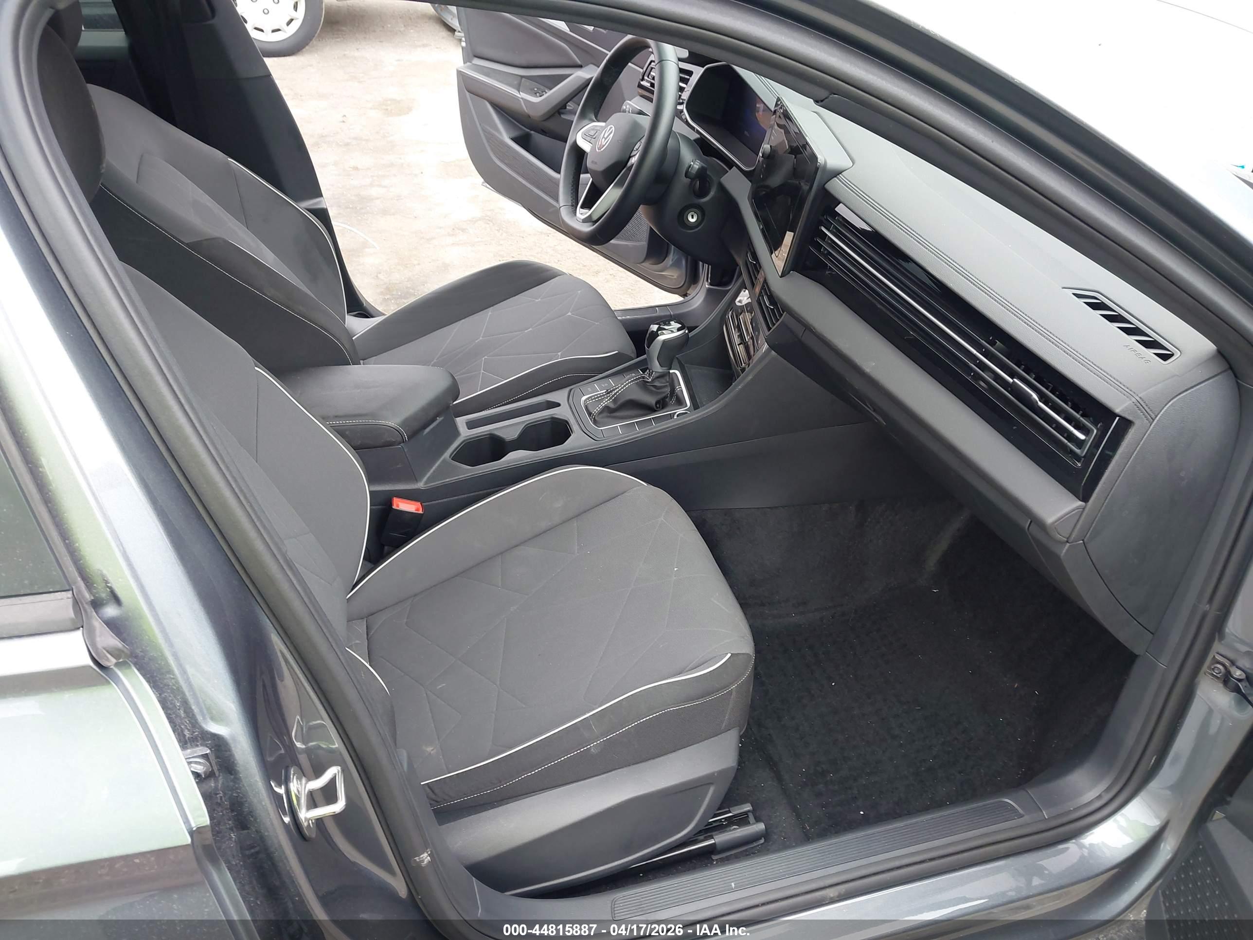 VOLKSWAGEN JETTA image 5