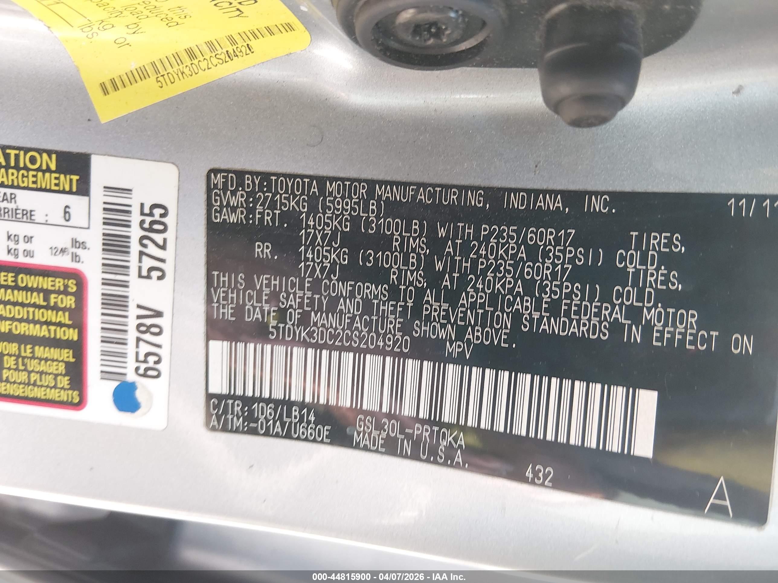 TOYOTA SIENNA image 9