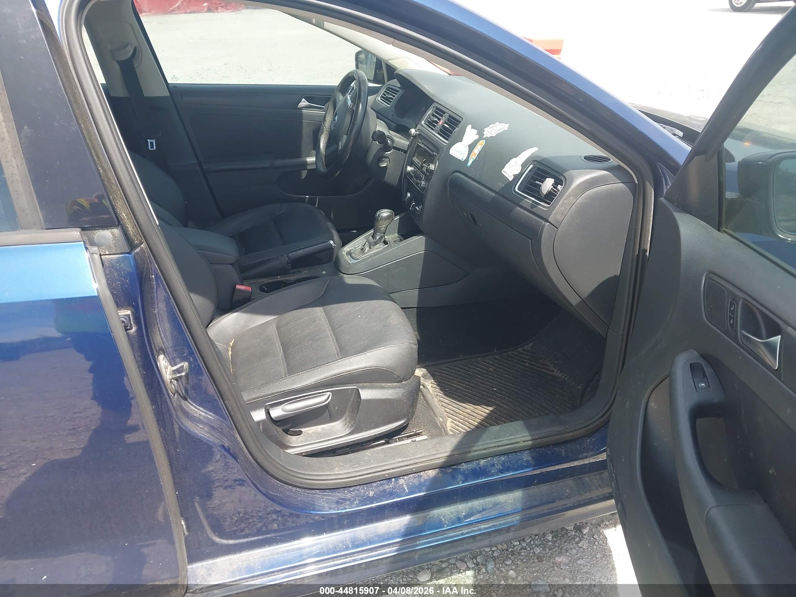 VOLKSWAGEN JETTA image 5
