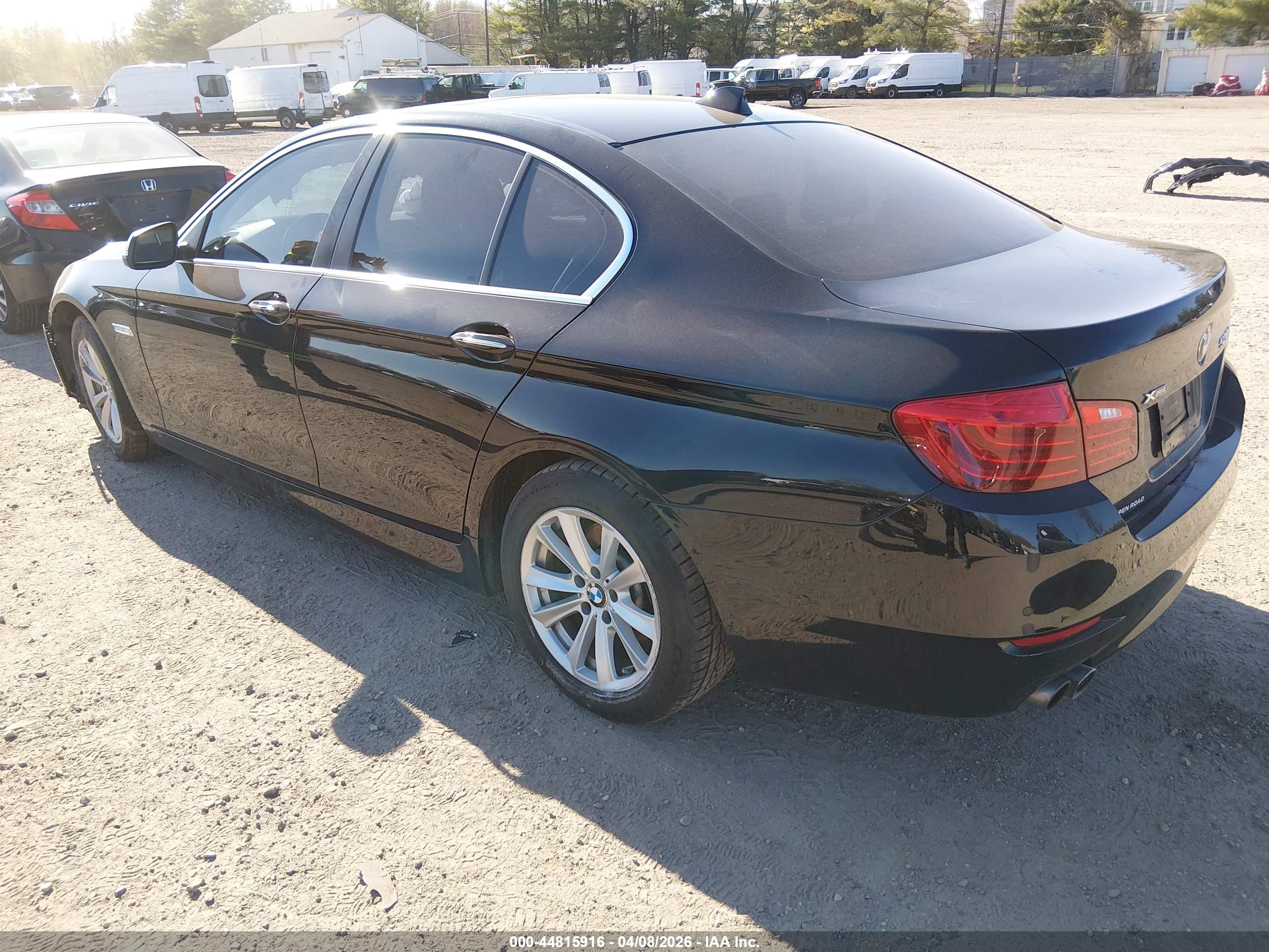 BMW 528I image 3