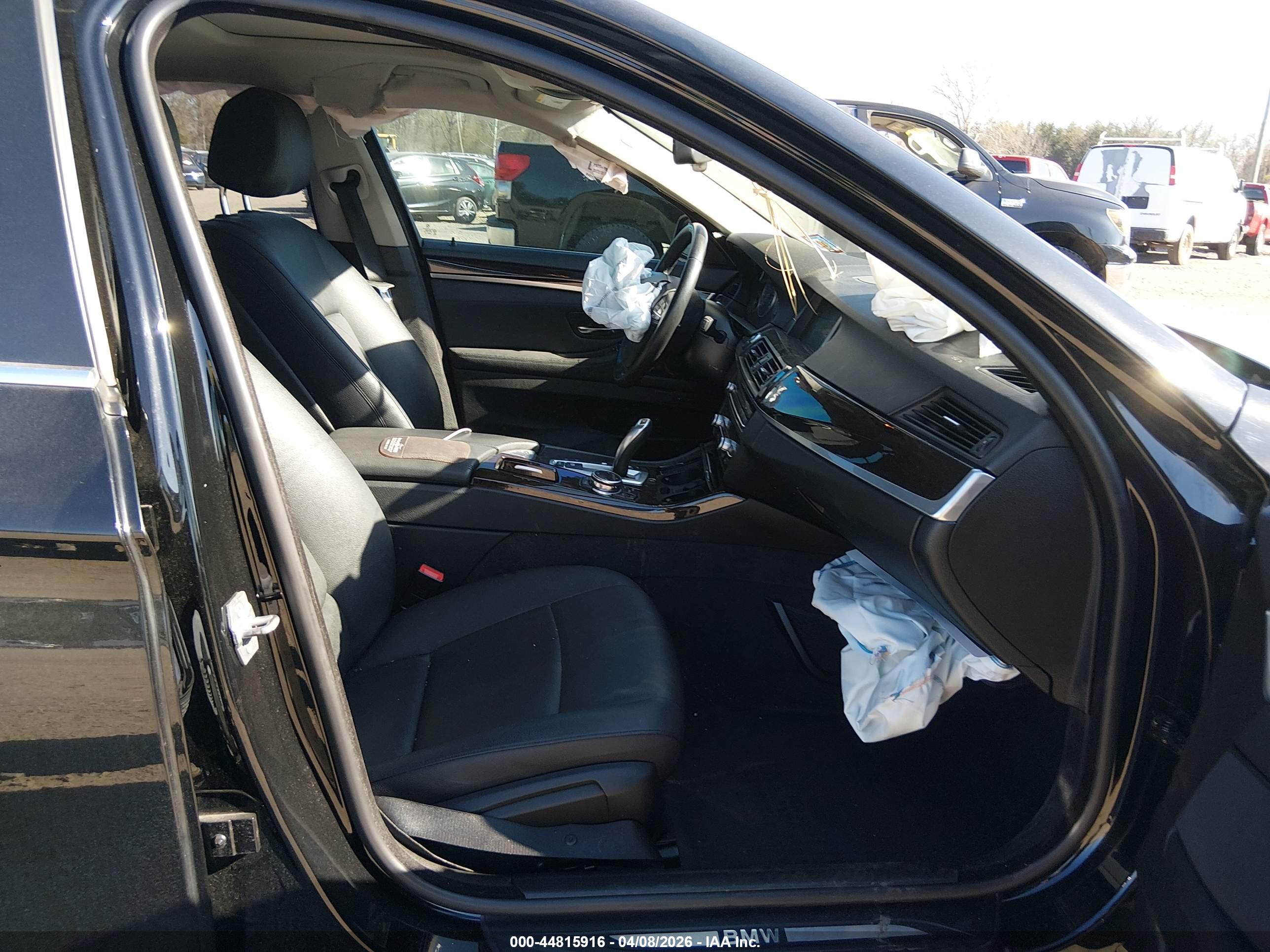 BMW 528I image 5