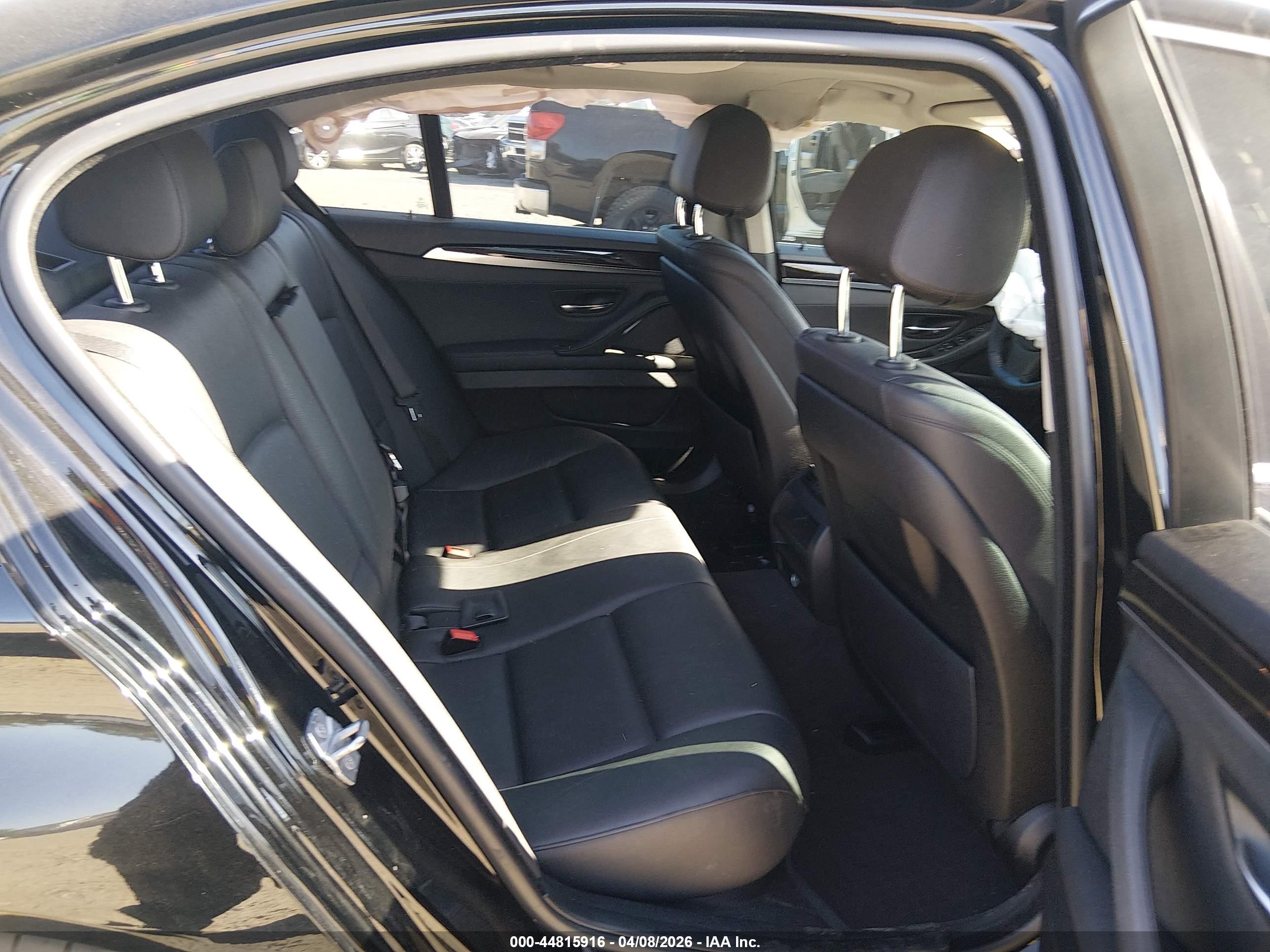 BMW 528I image 8