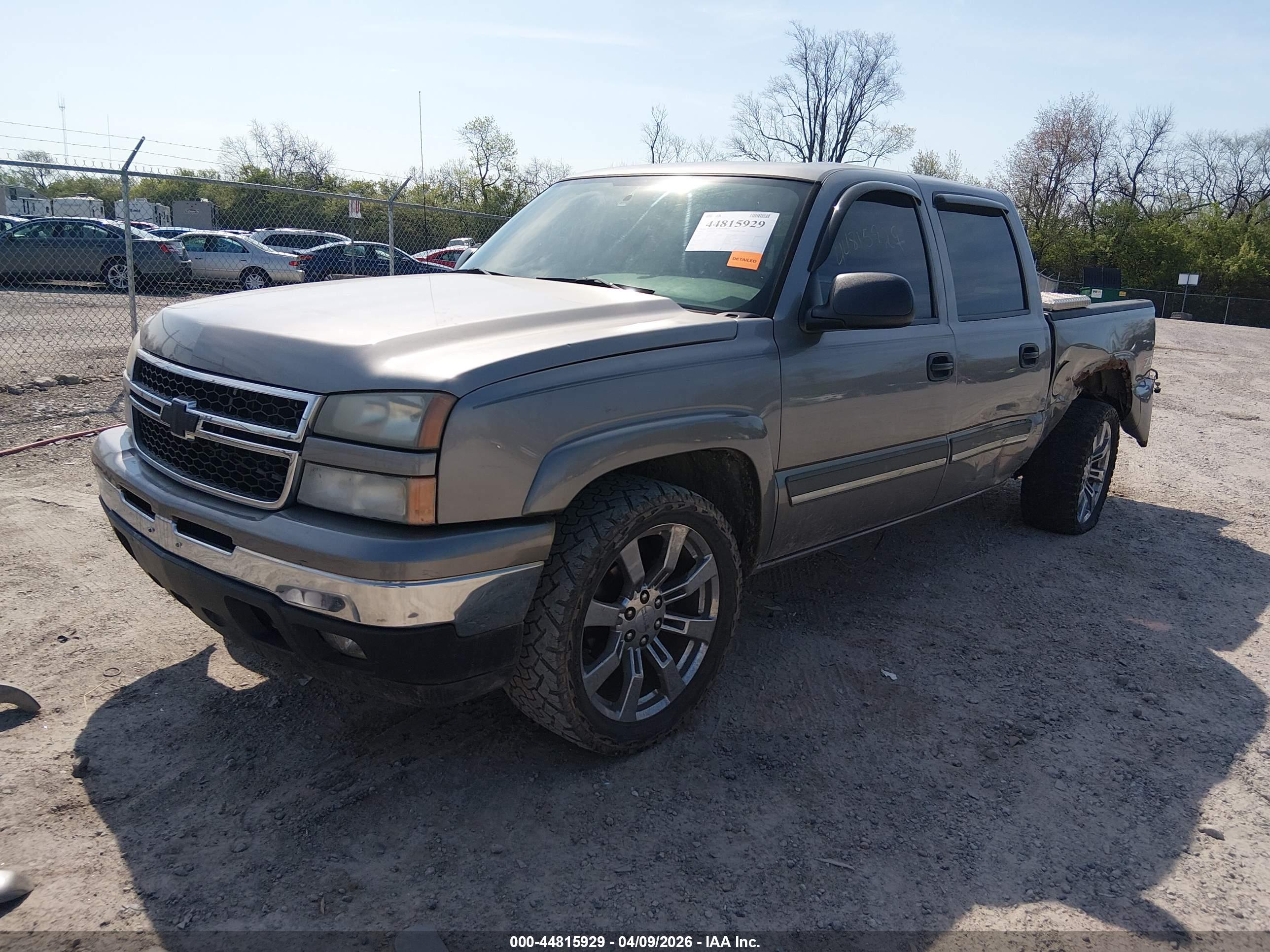 CHEVROLET SILVERADO image 2