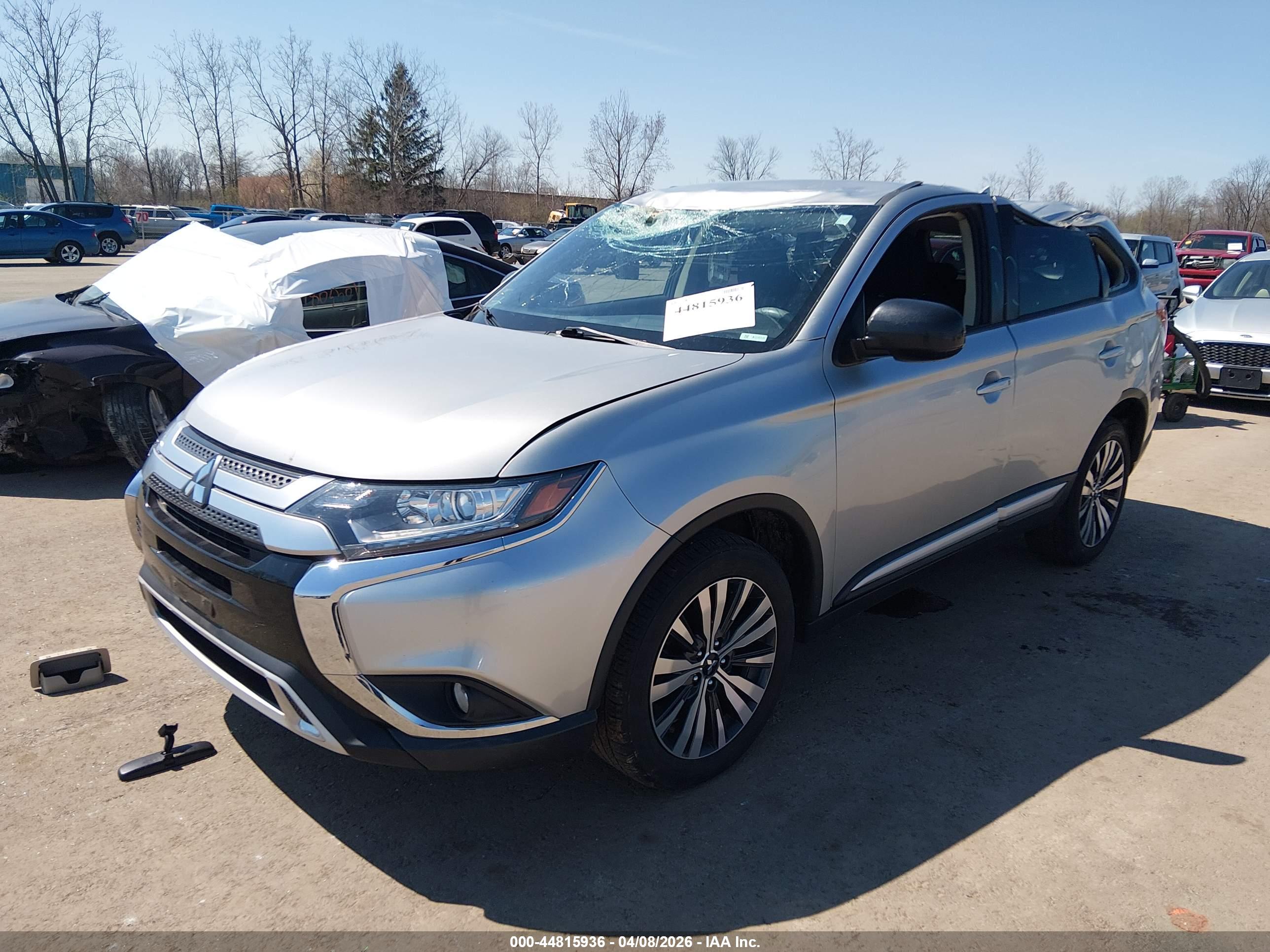 MITSUBISHI OUTLANDER image 2