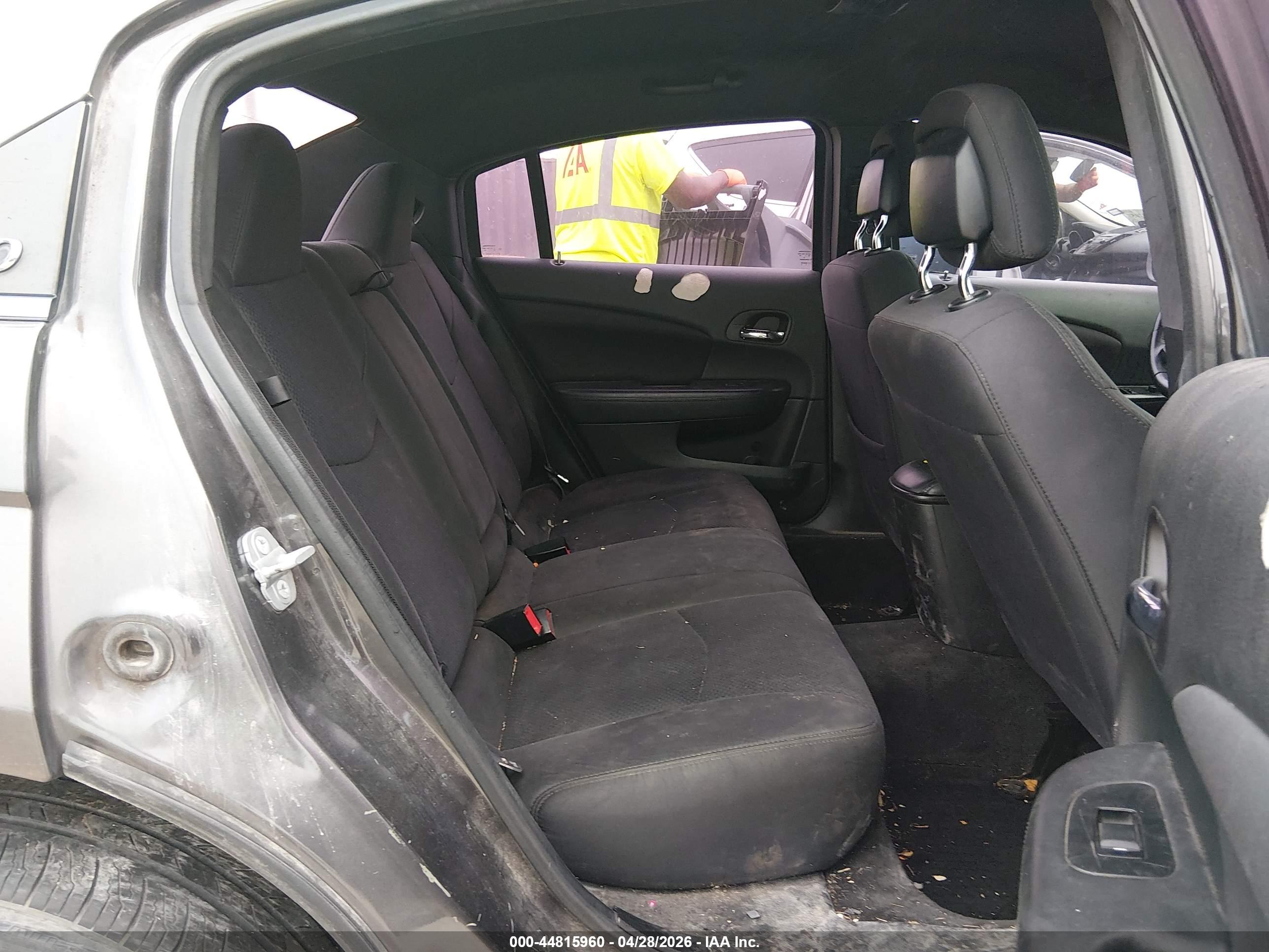 CHRYSLER 200 image 8