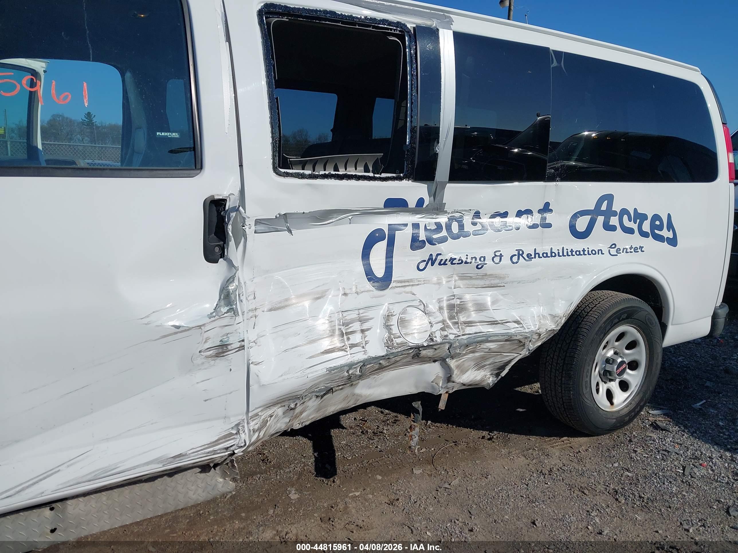 GMC SAVANA image 6