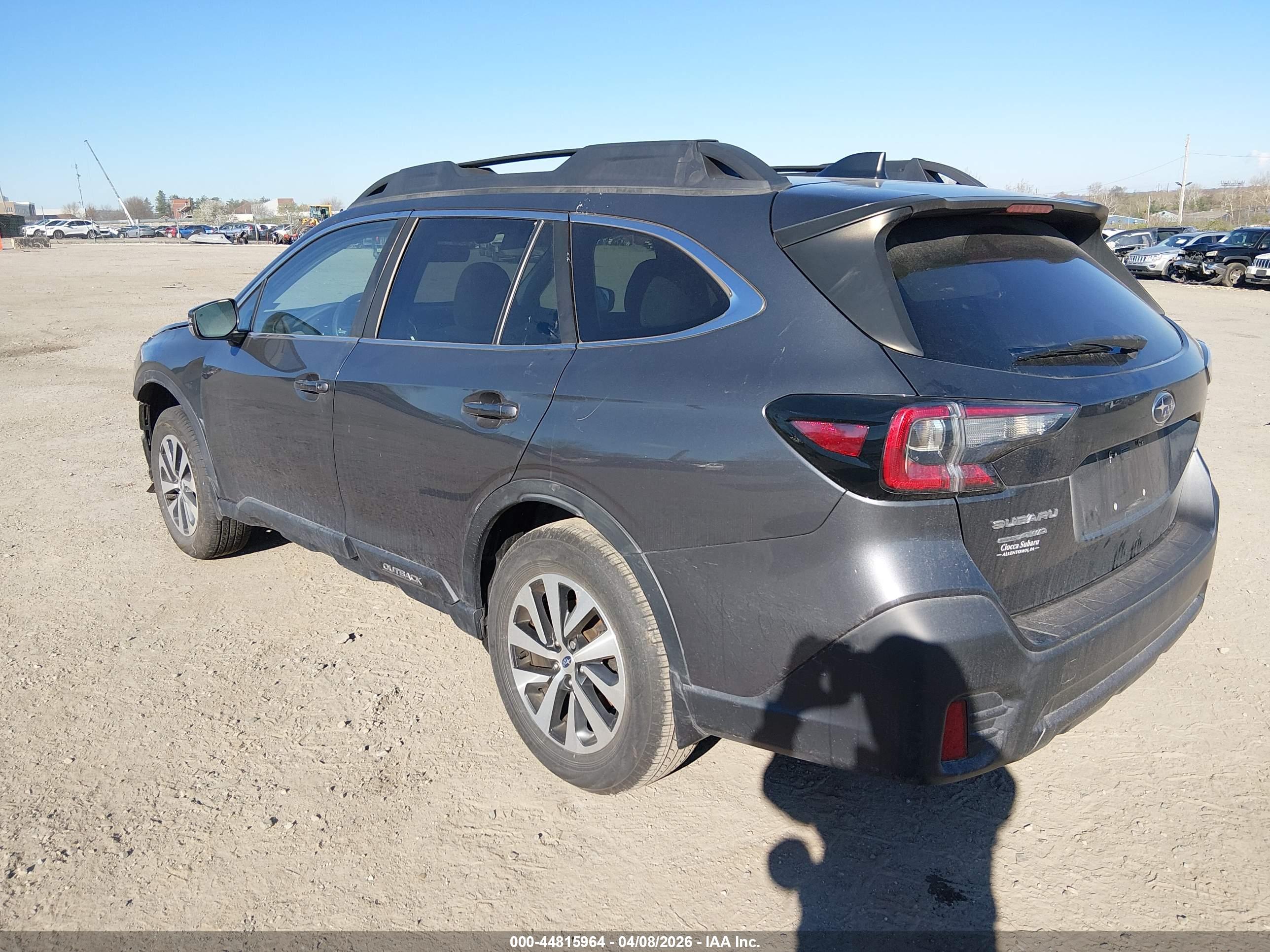 SUBARU OUTBACK image 3