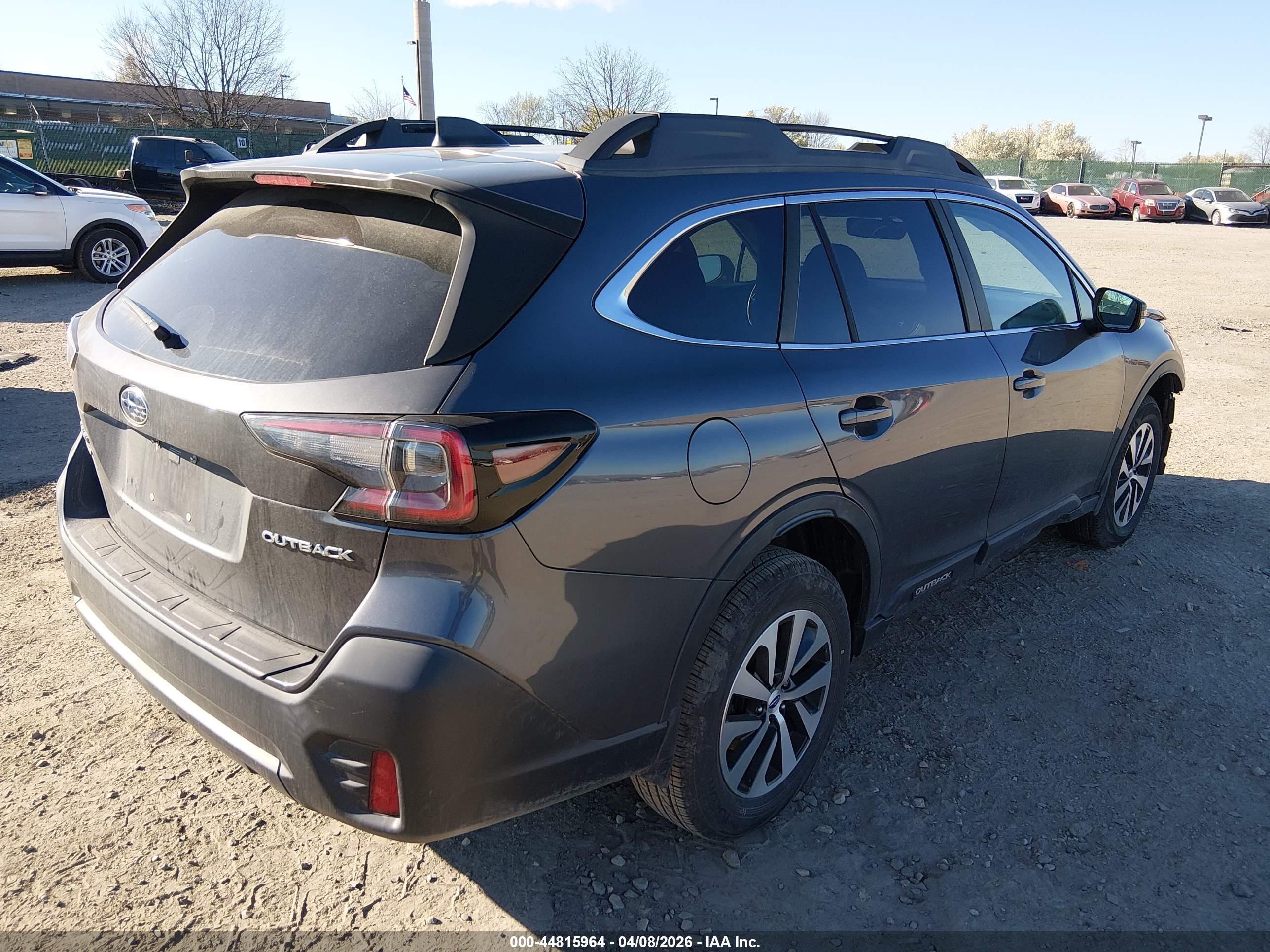 SUBARU OUTBACK image 4