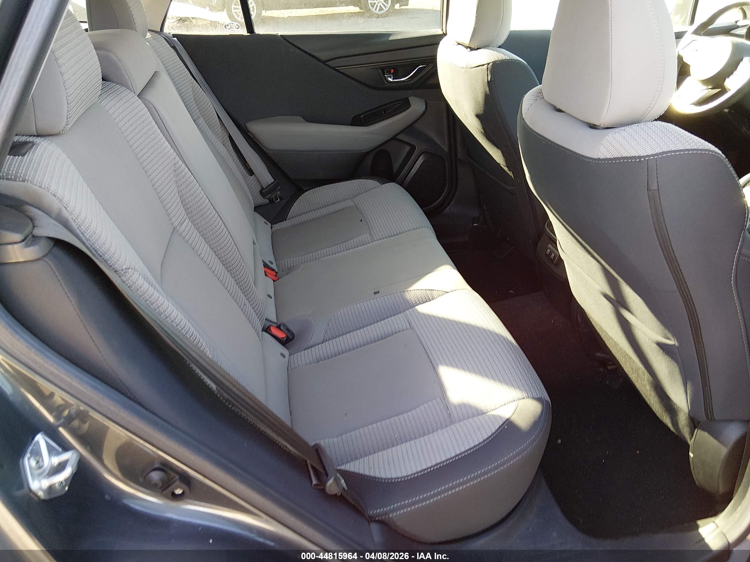 SUBARU OUTBACK image 8