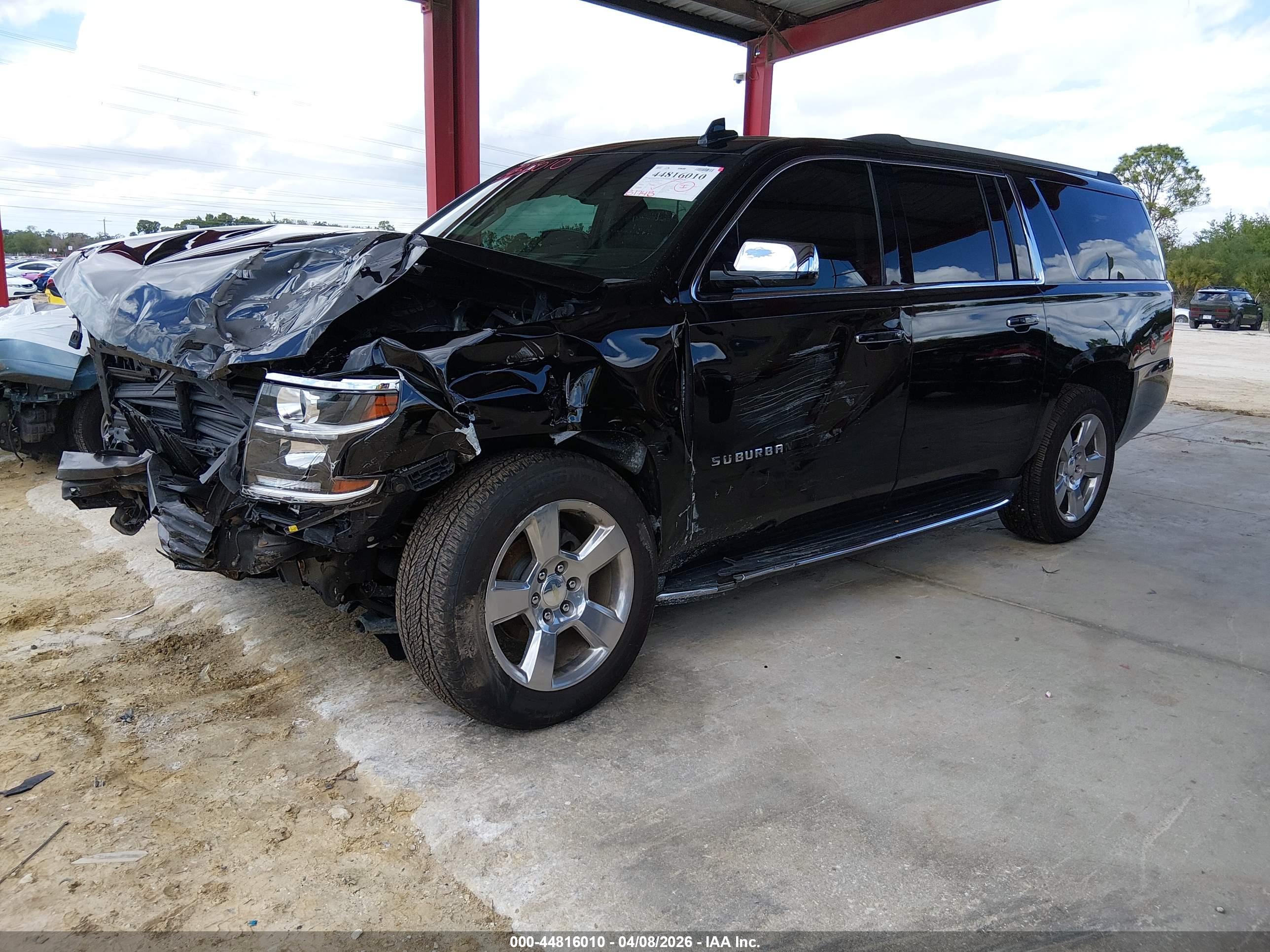CHEVROLET SUBURBAN image 2
