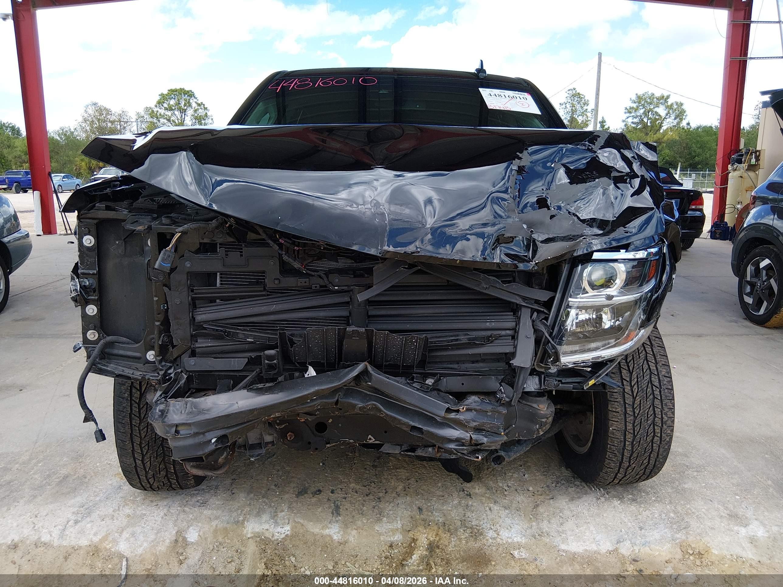 CHEVROLET SUBURBAN image 6