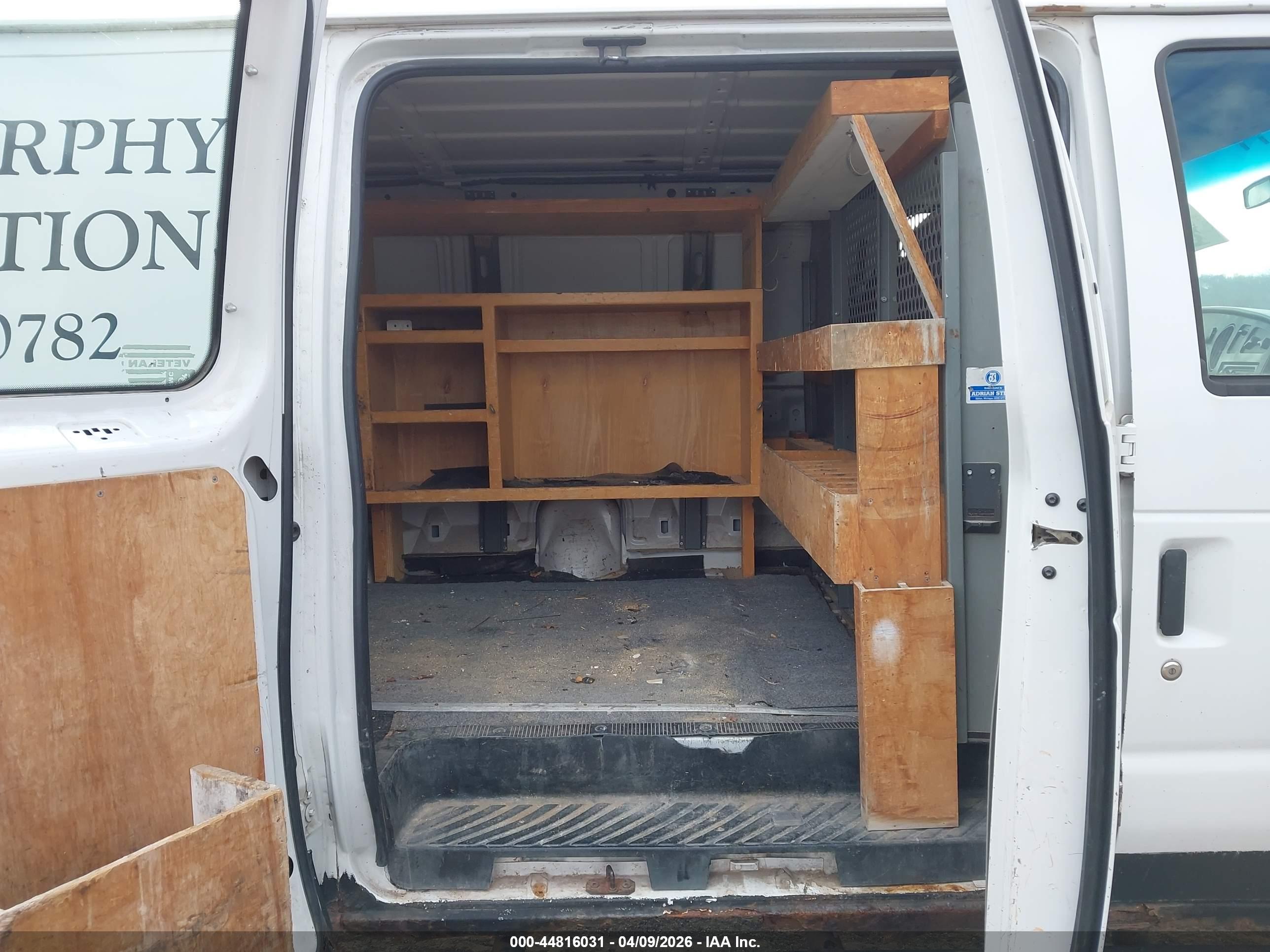 FORD E-250 image 8