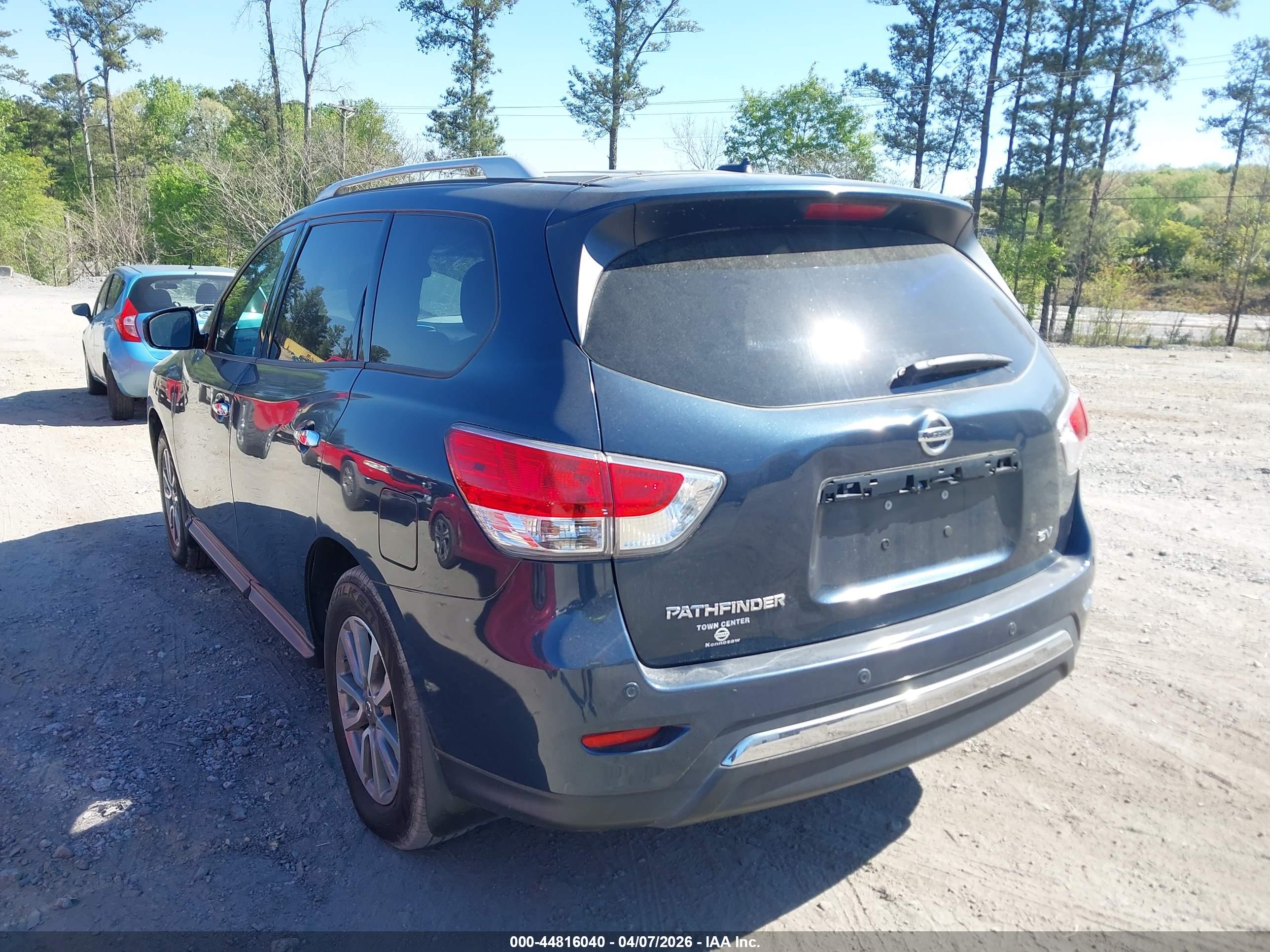 NISSAN PATHFINDER image 3