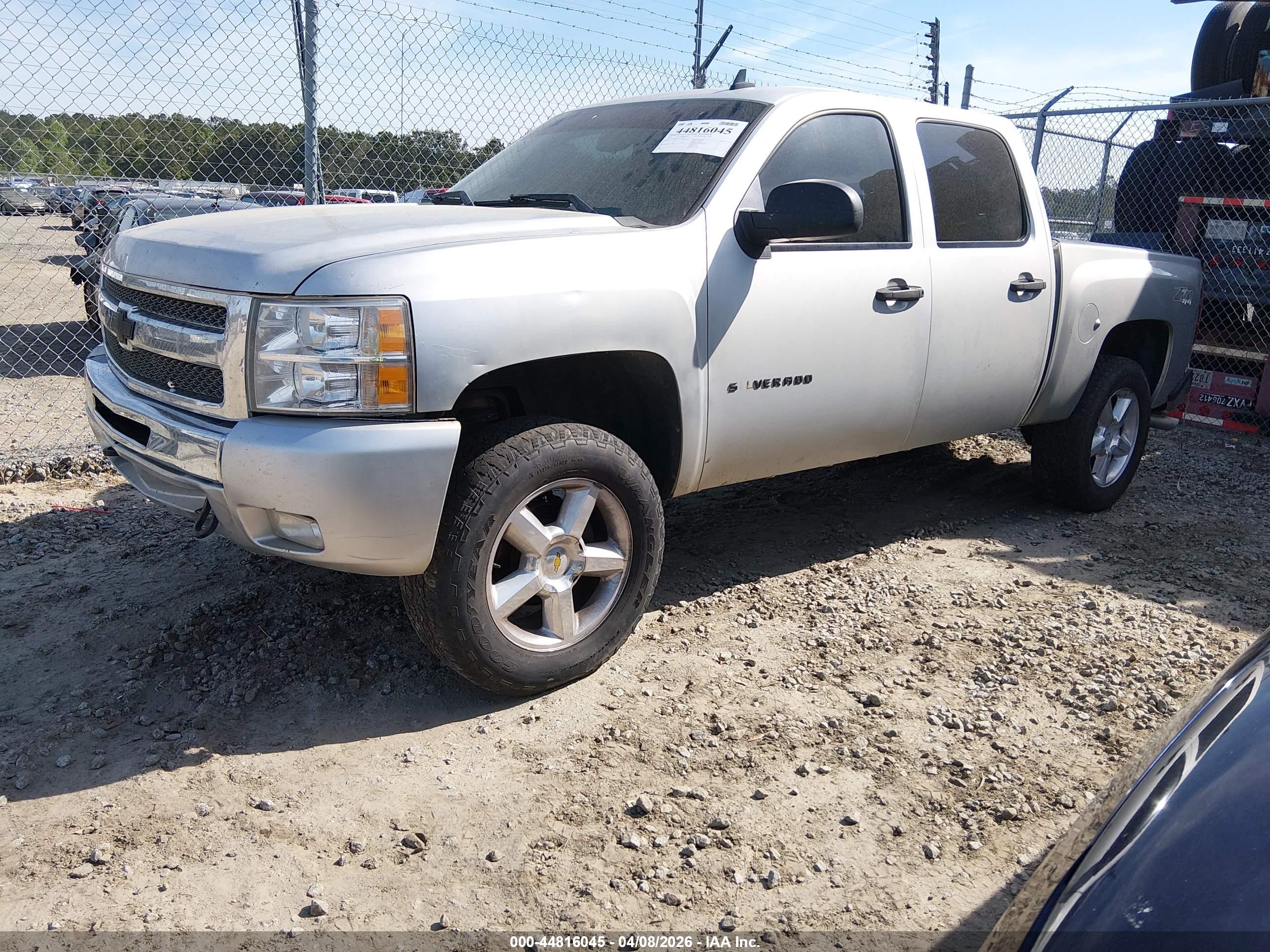 CHEVROLET SILVERADO image 2