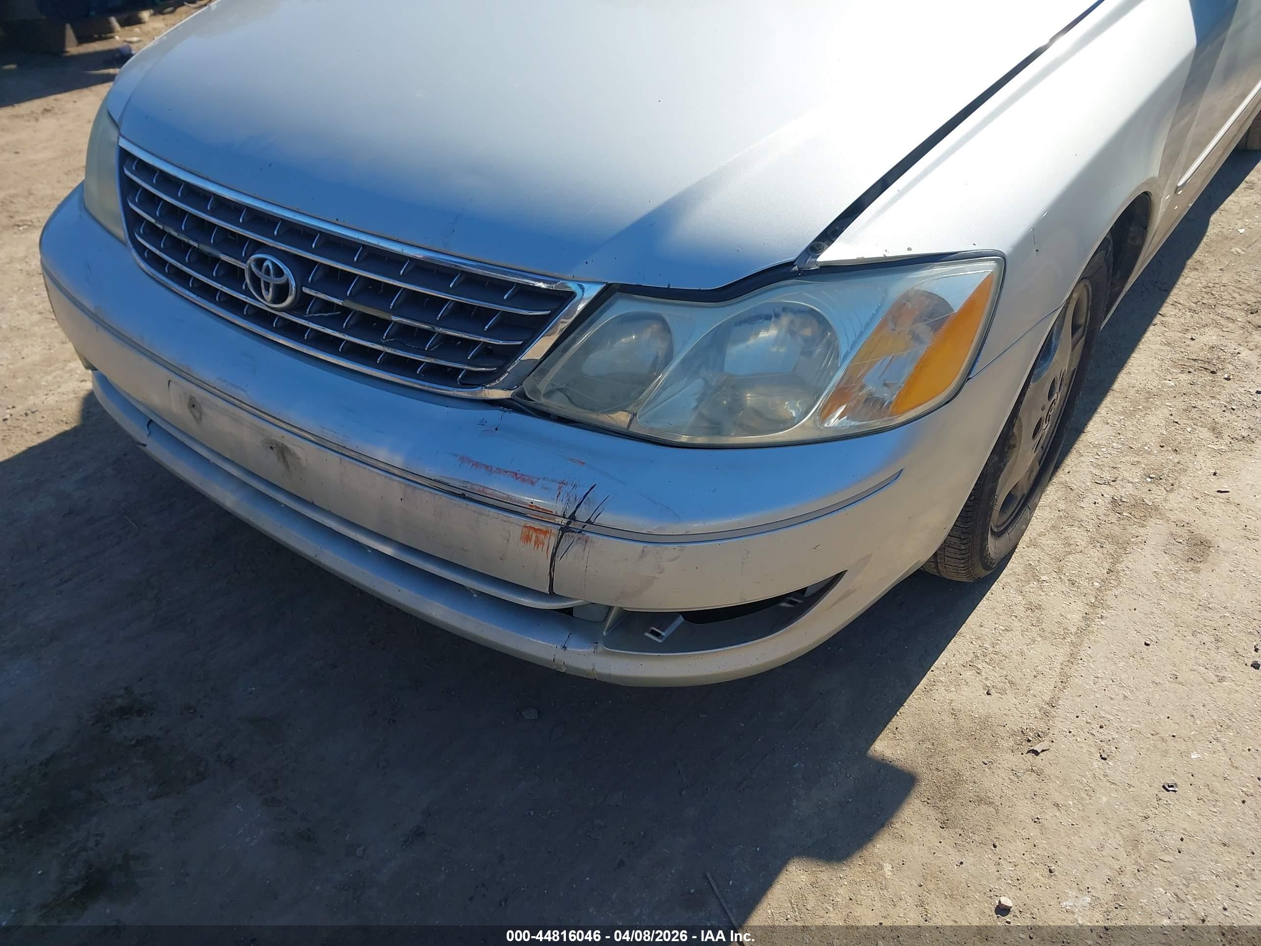TOYOTA AVALON image 6