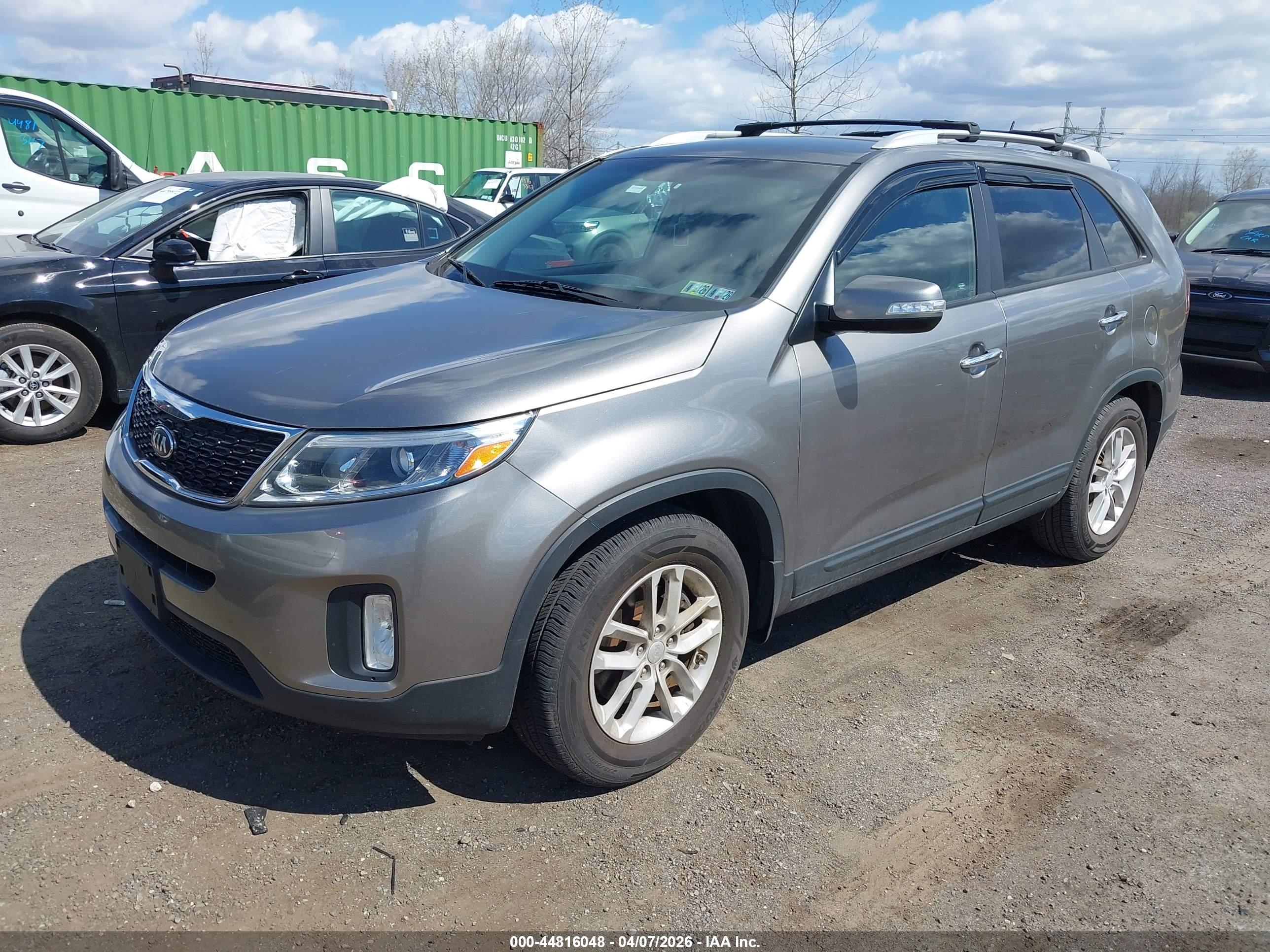 KIA SORENTO image 2