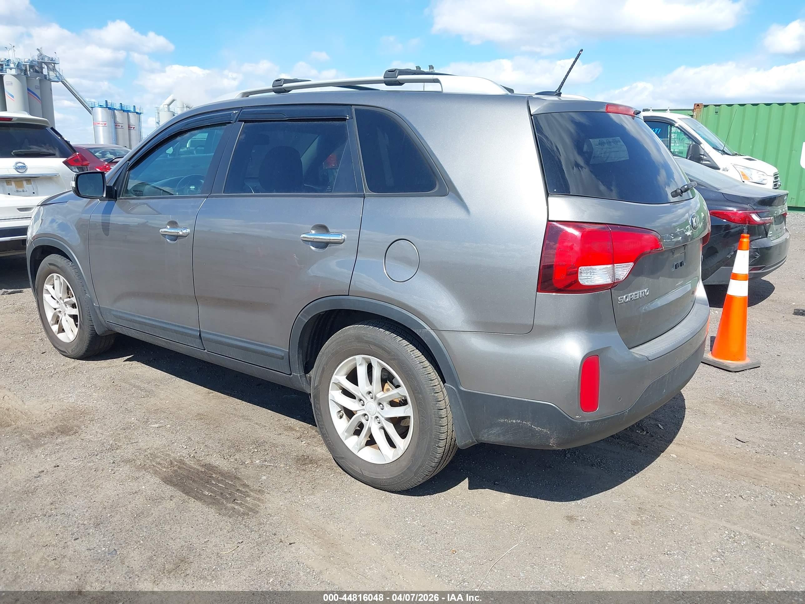 KIA SORENTO image 3