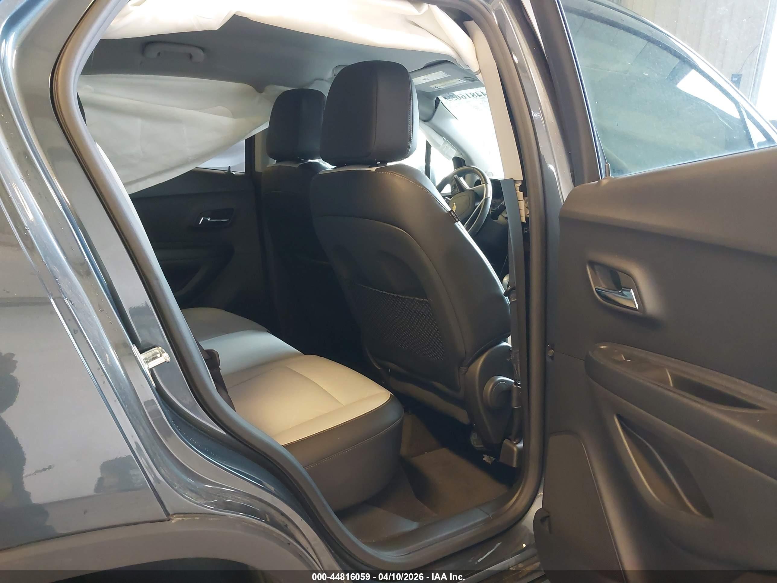 CHEVROLET TRAX image 8
