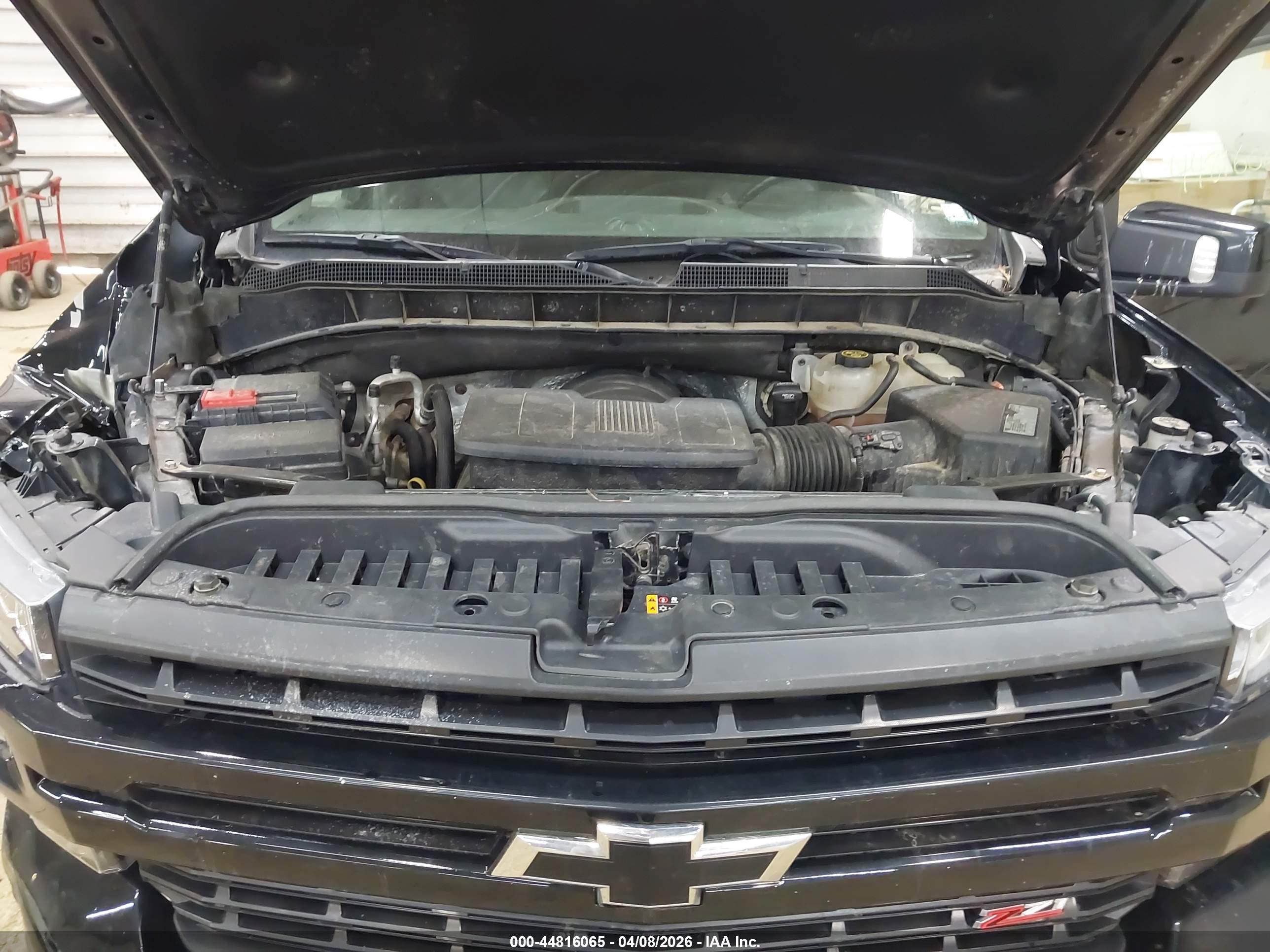 CHEVROLET SILVERADO image 10