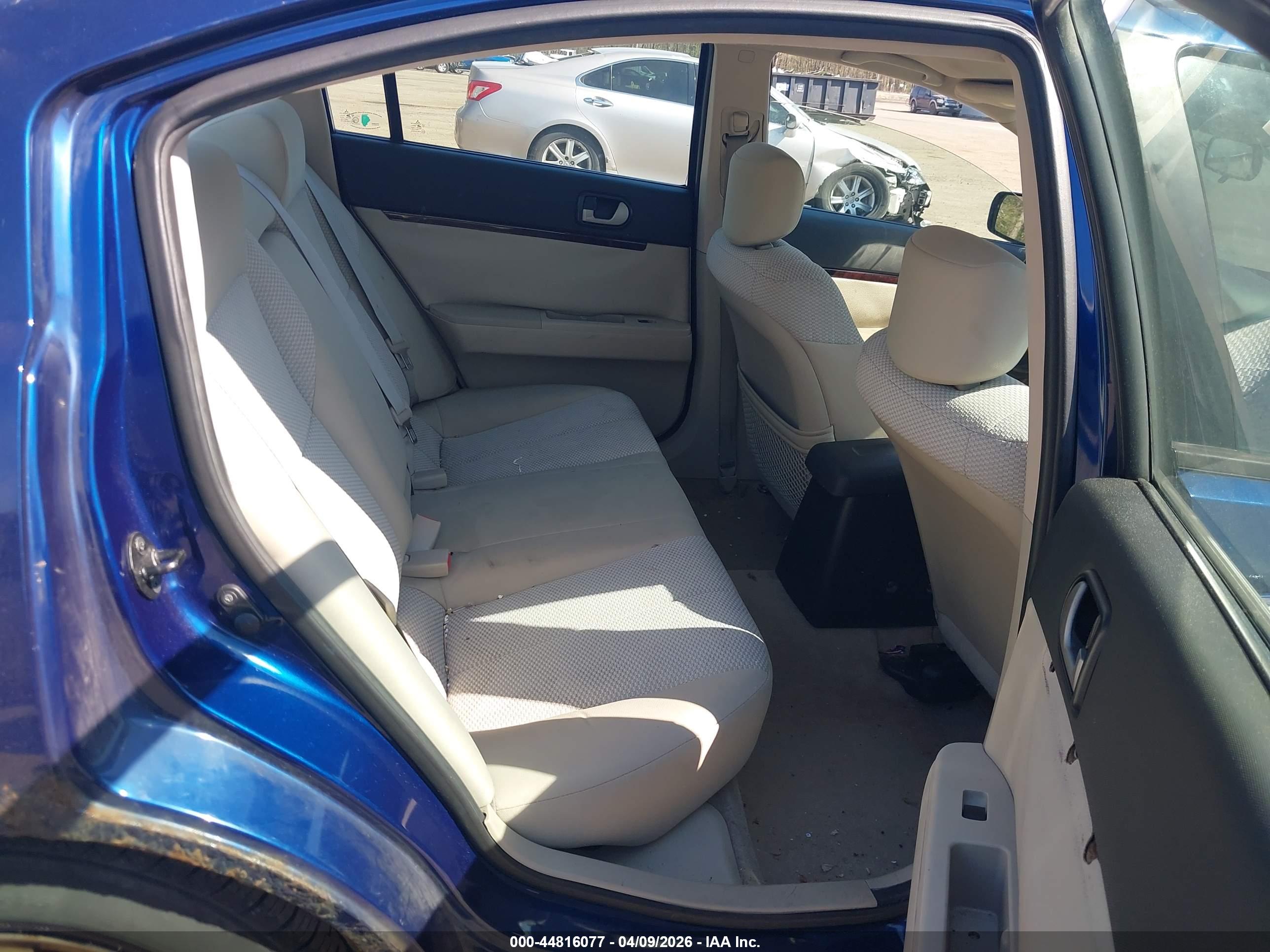 MITSUBISHI GALANT image 8