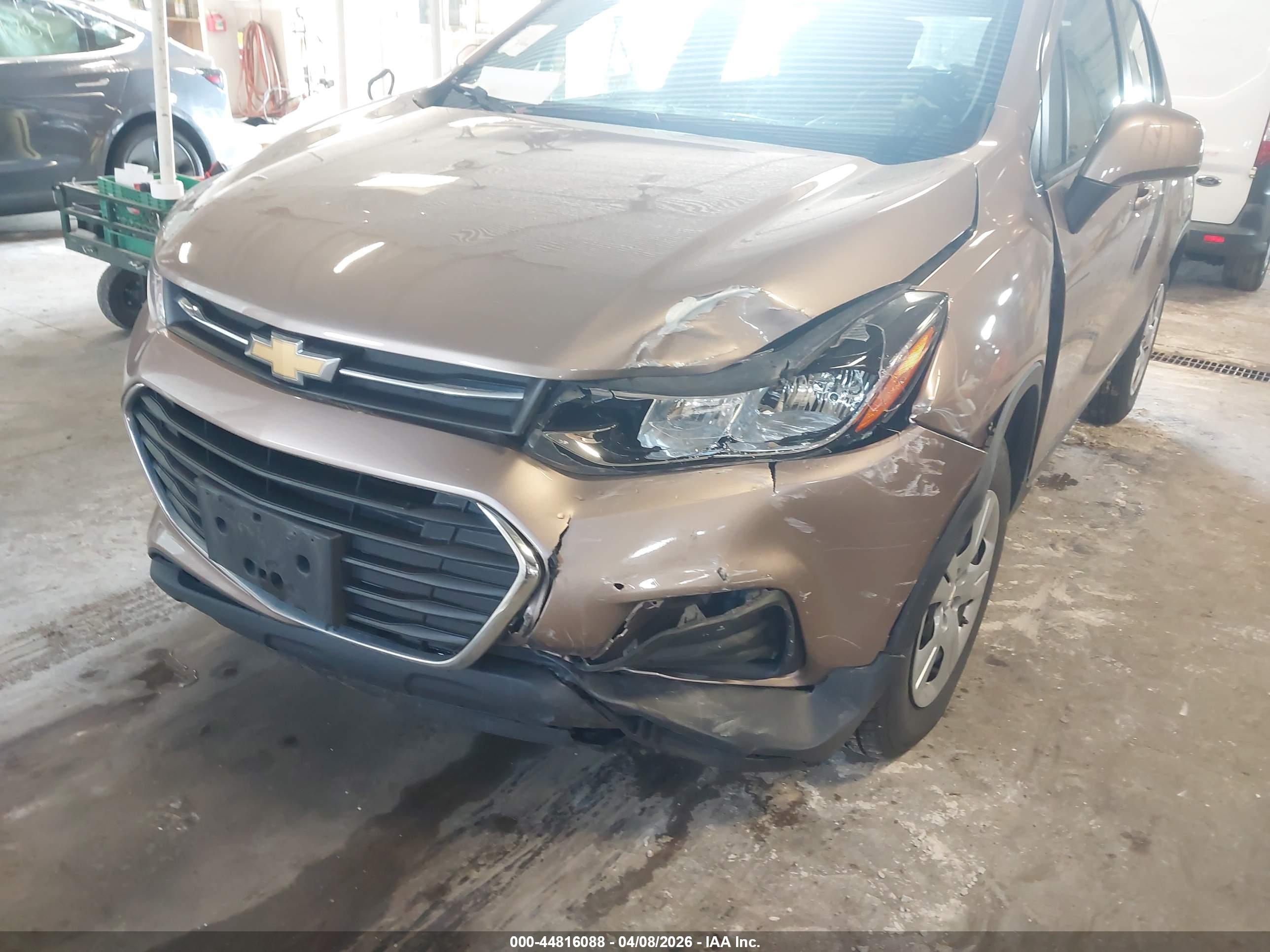 CHEVROLET TRAX image 6