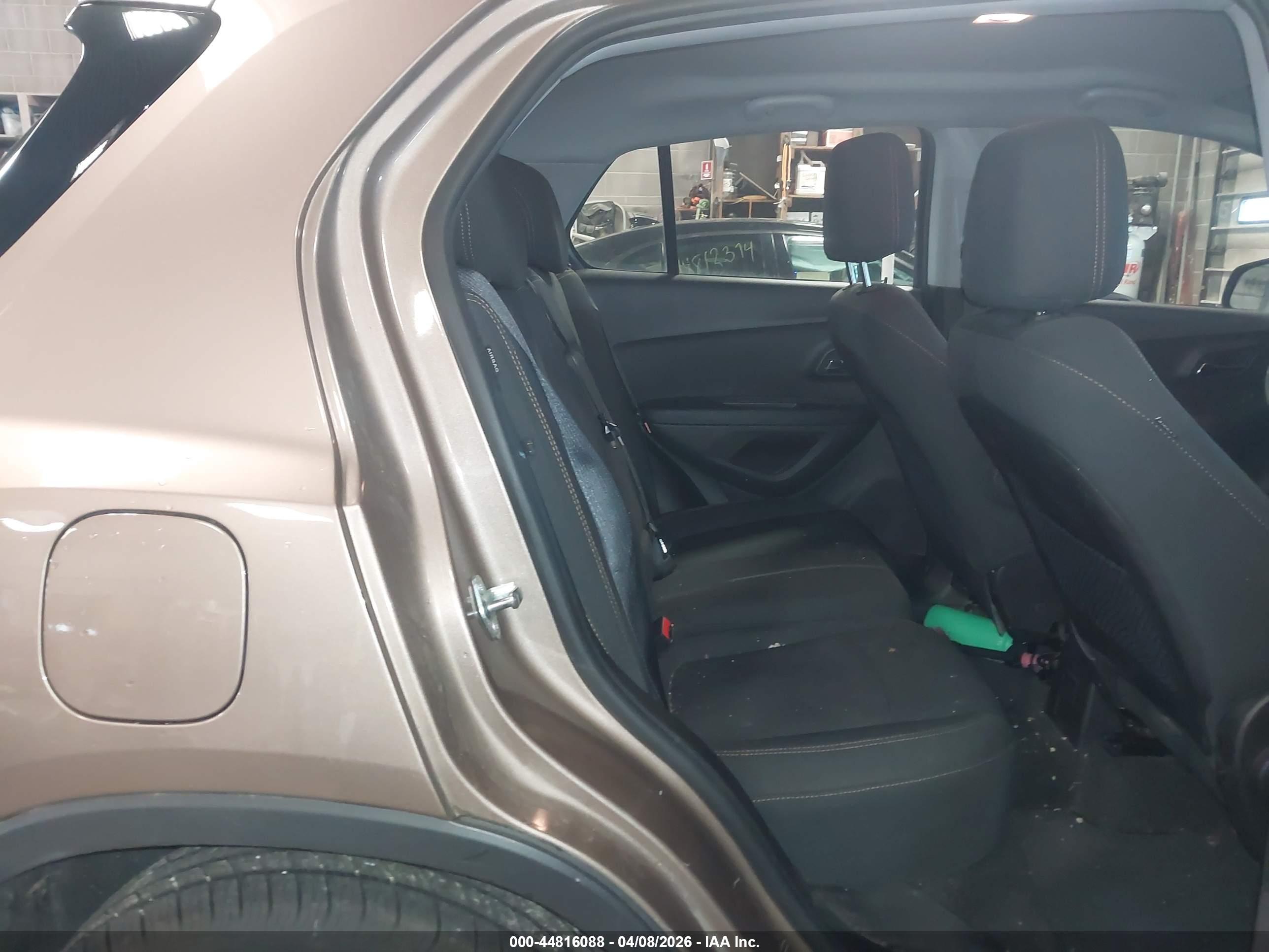 CHEVROLET TRAX image 8