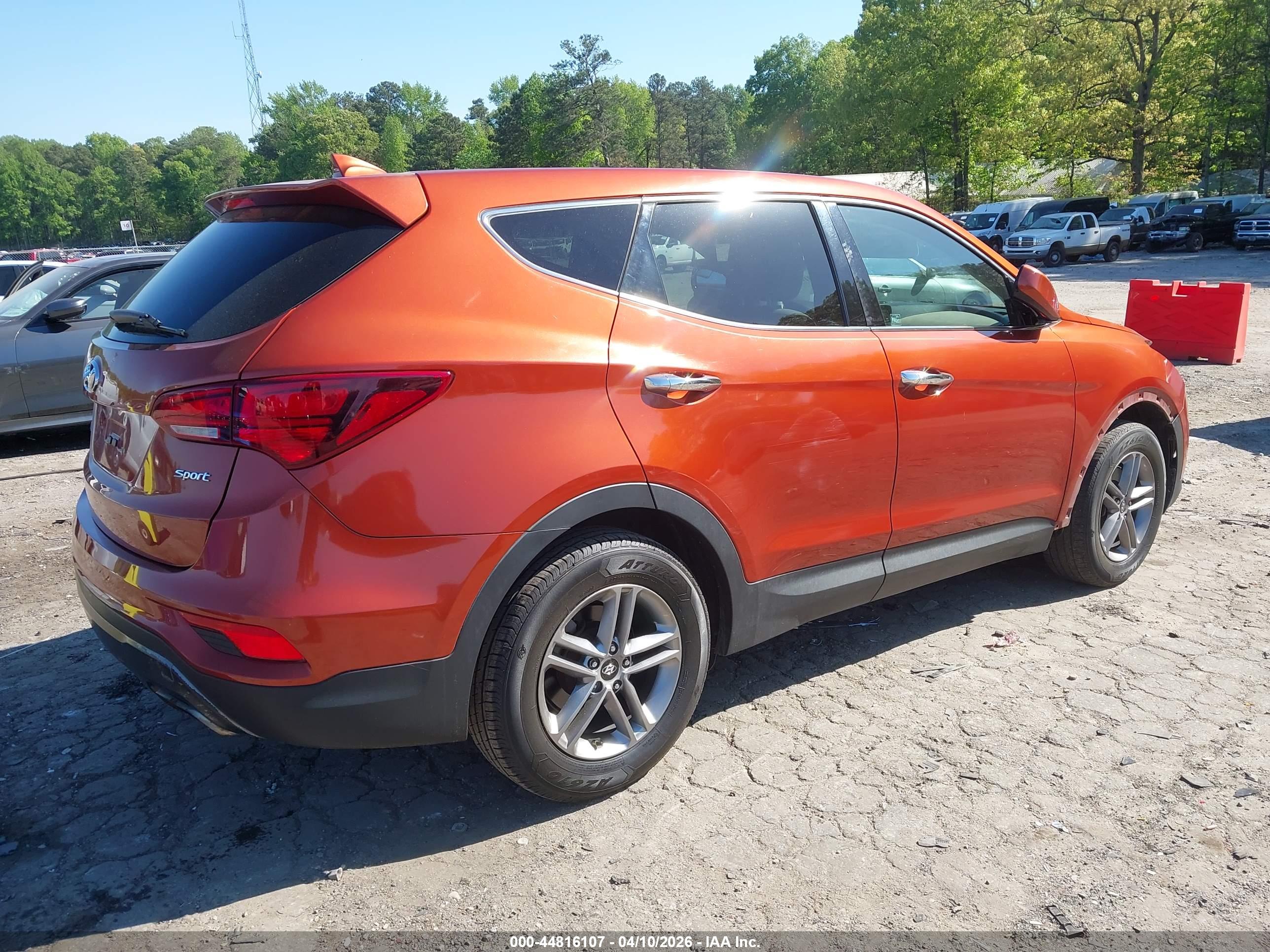 HYUNDAI SANTA image 4