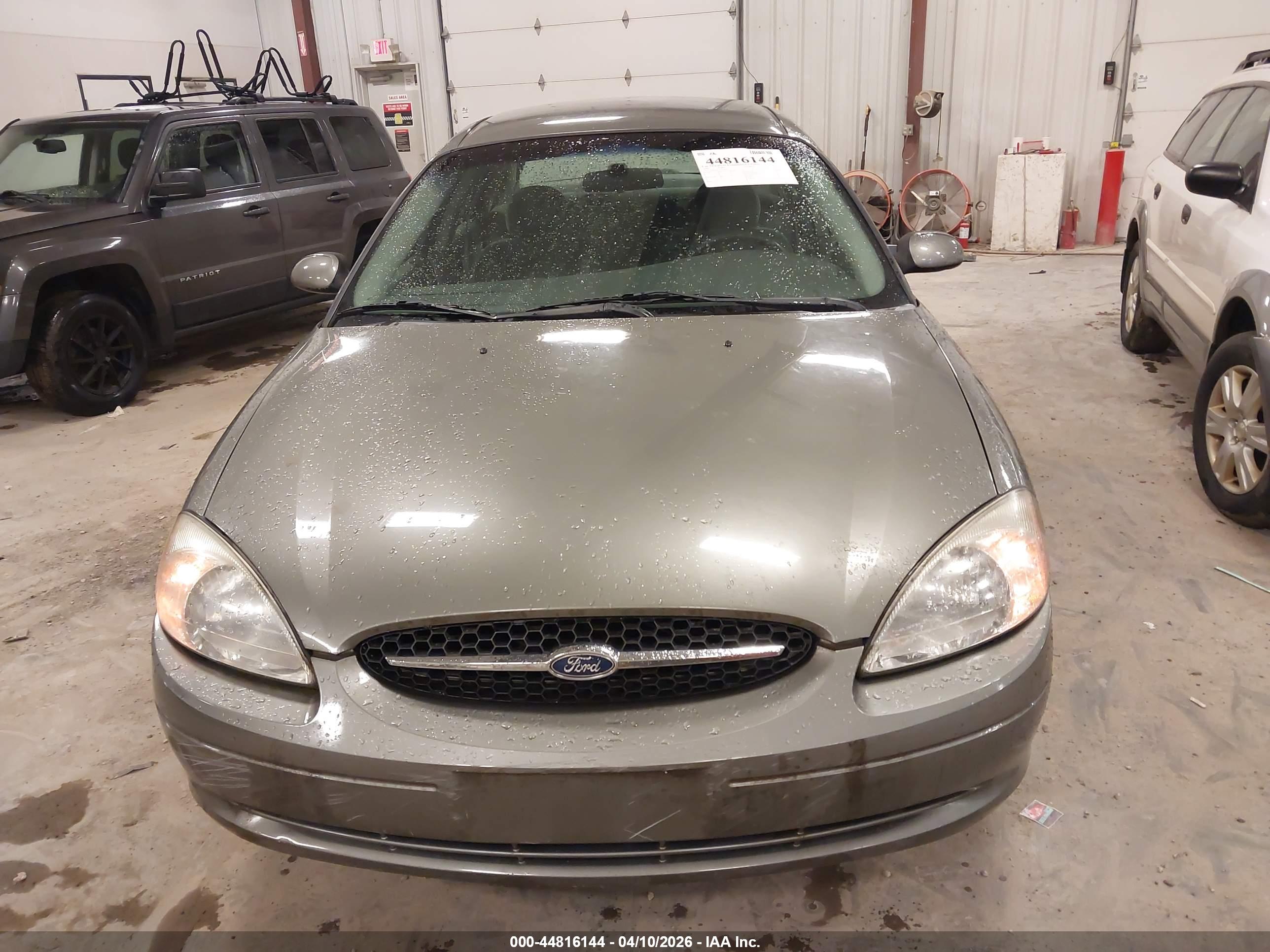 FORD TAURUS image 6