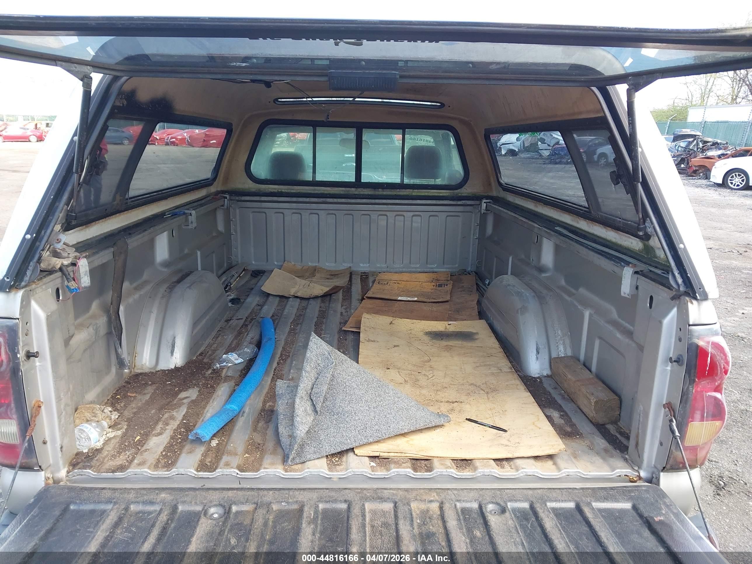 CHEVROLET SILVERADO image 8