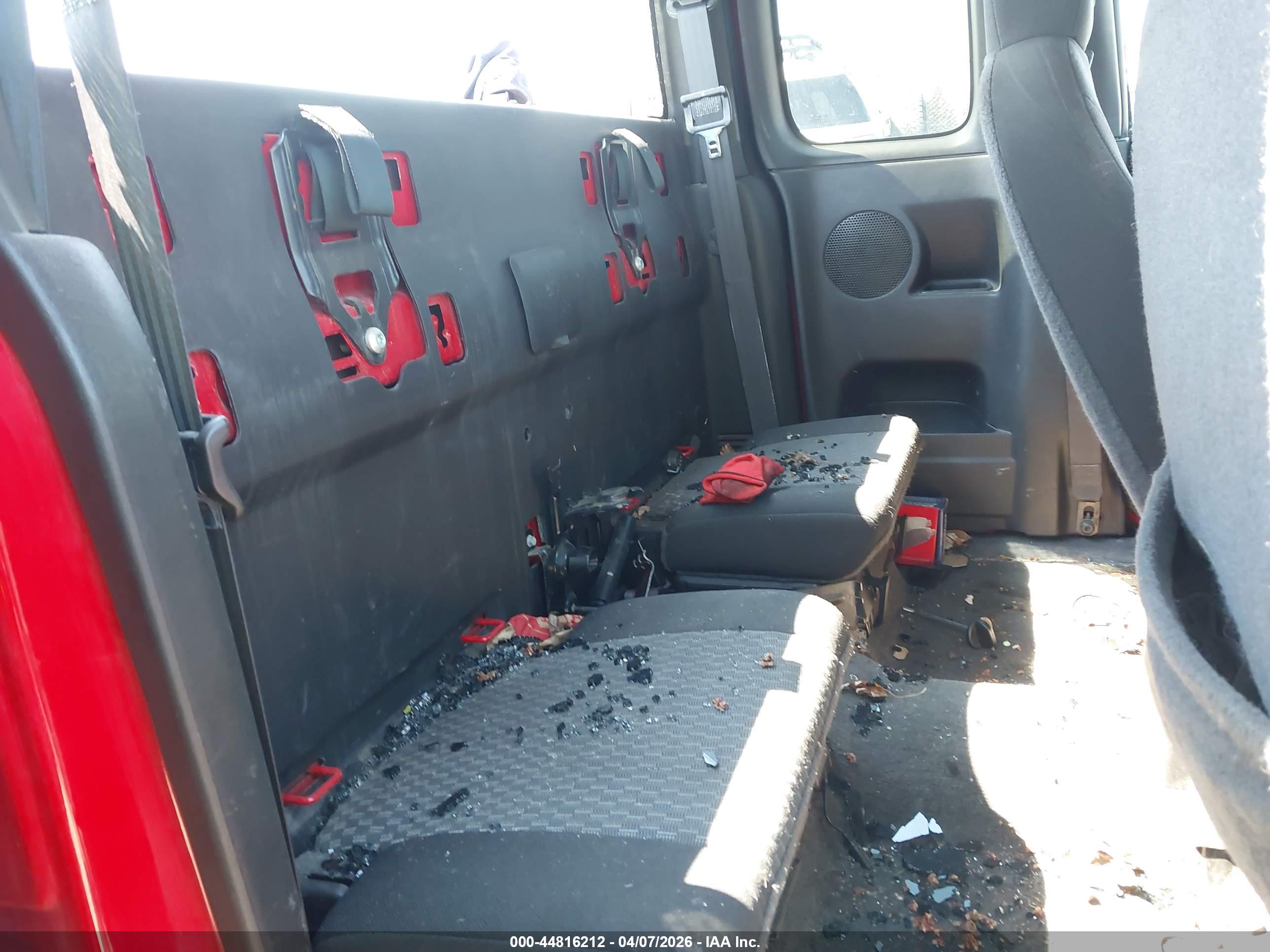 GMC CANYON image 8