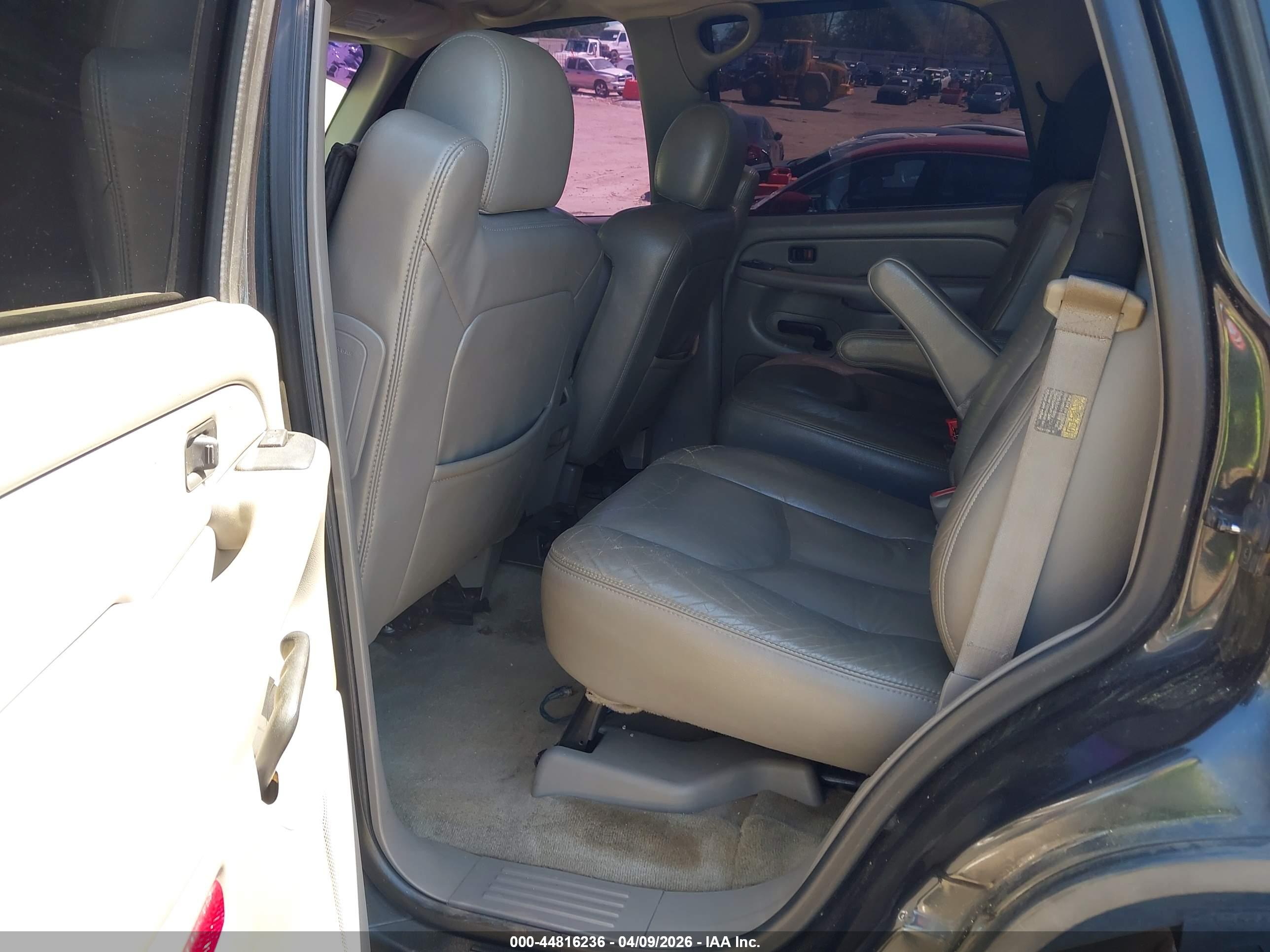 CHEVROLET TAHOE image 8