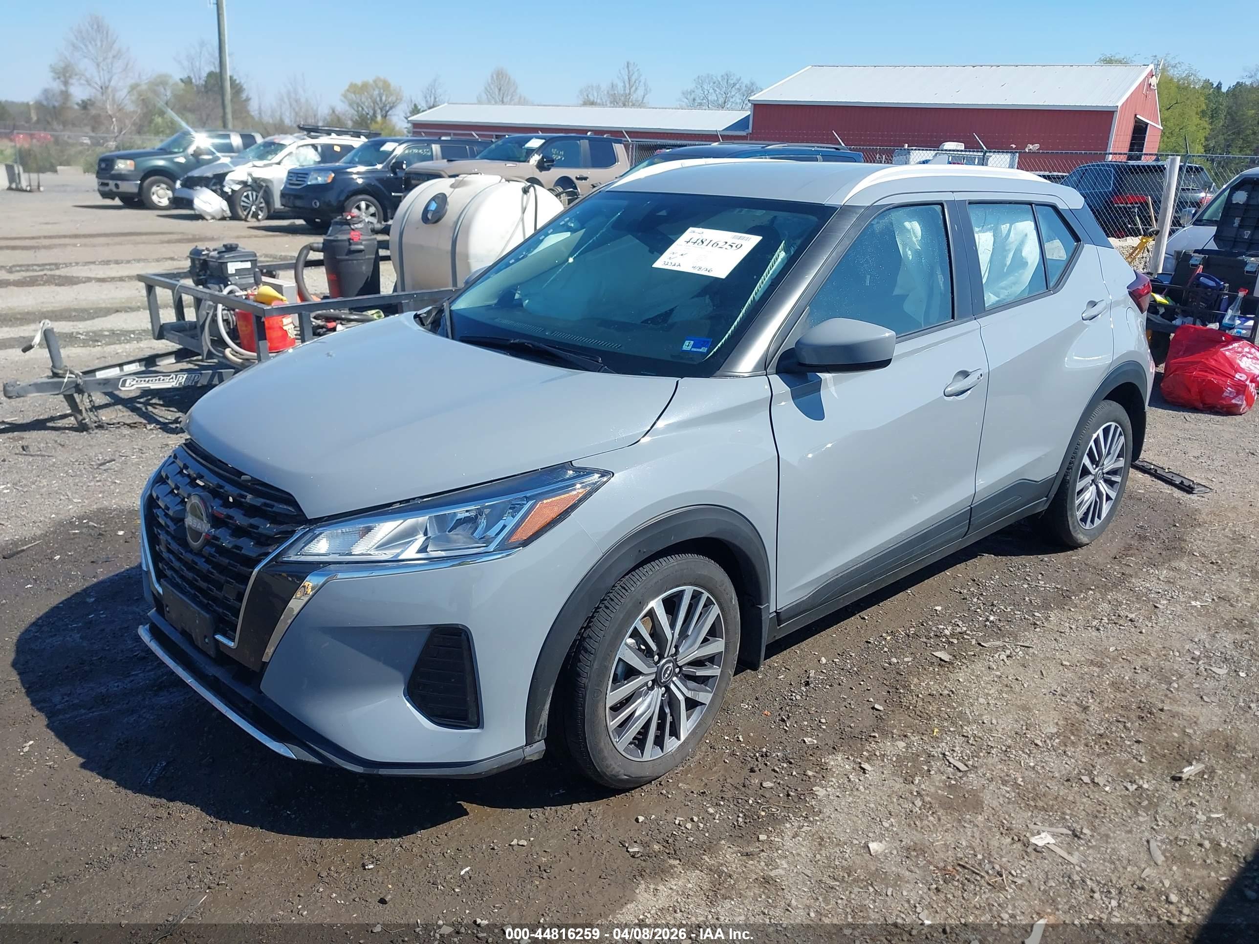NISSAN KICKS image 2