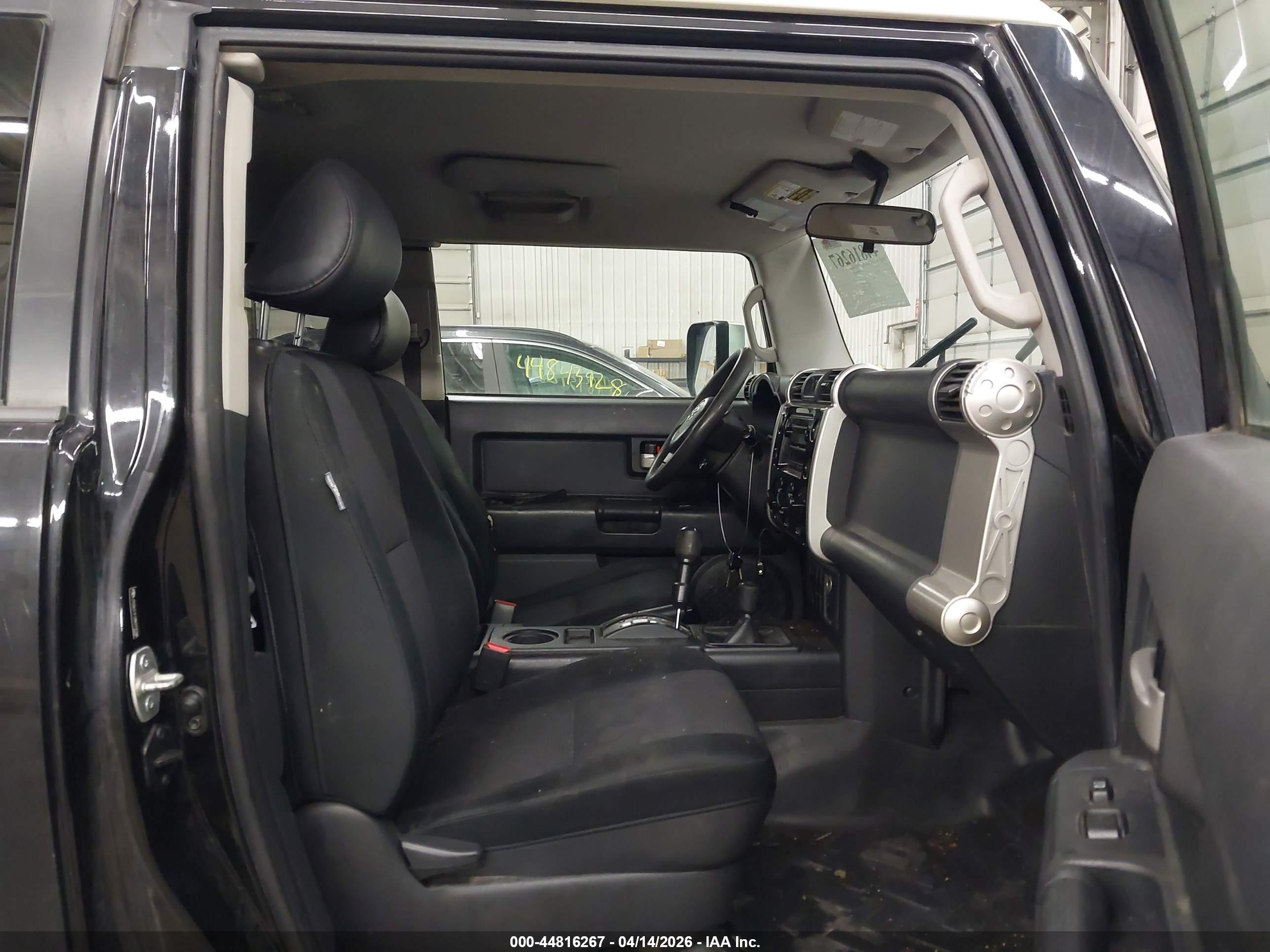 TOYOTA FJ image 5