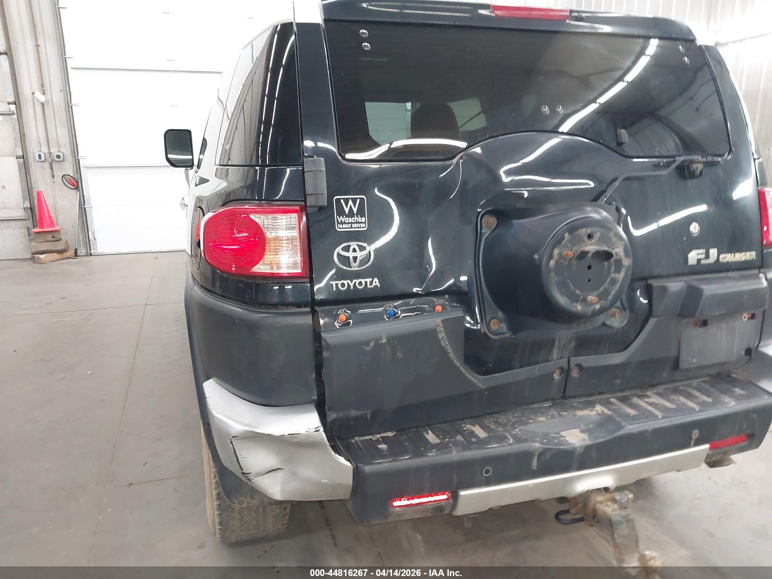 TOYOTA FJ image 6