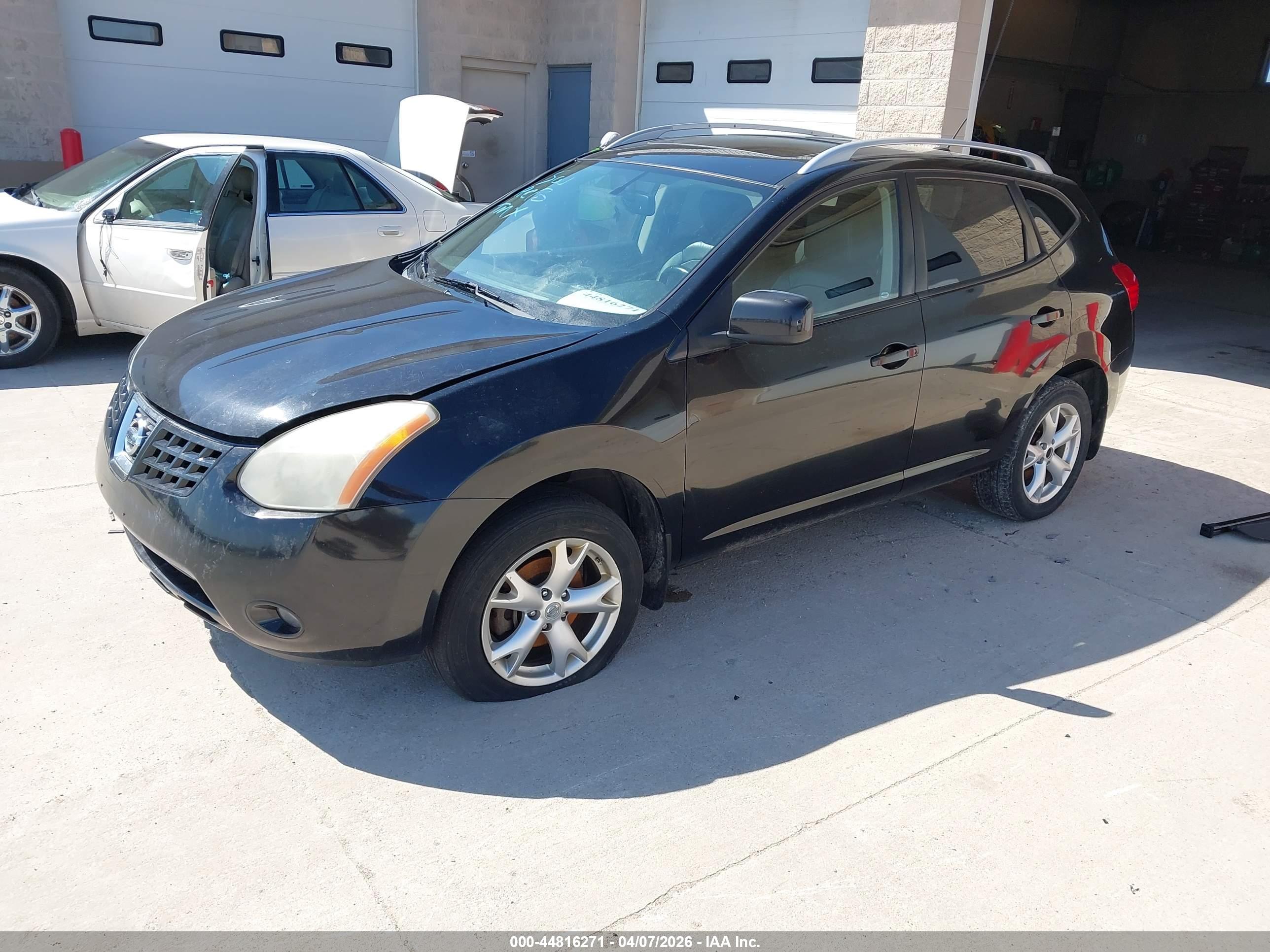 NISSAN ROGUE image 2