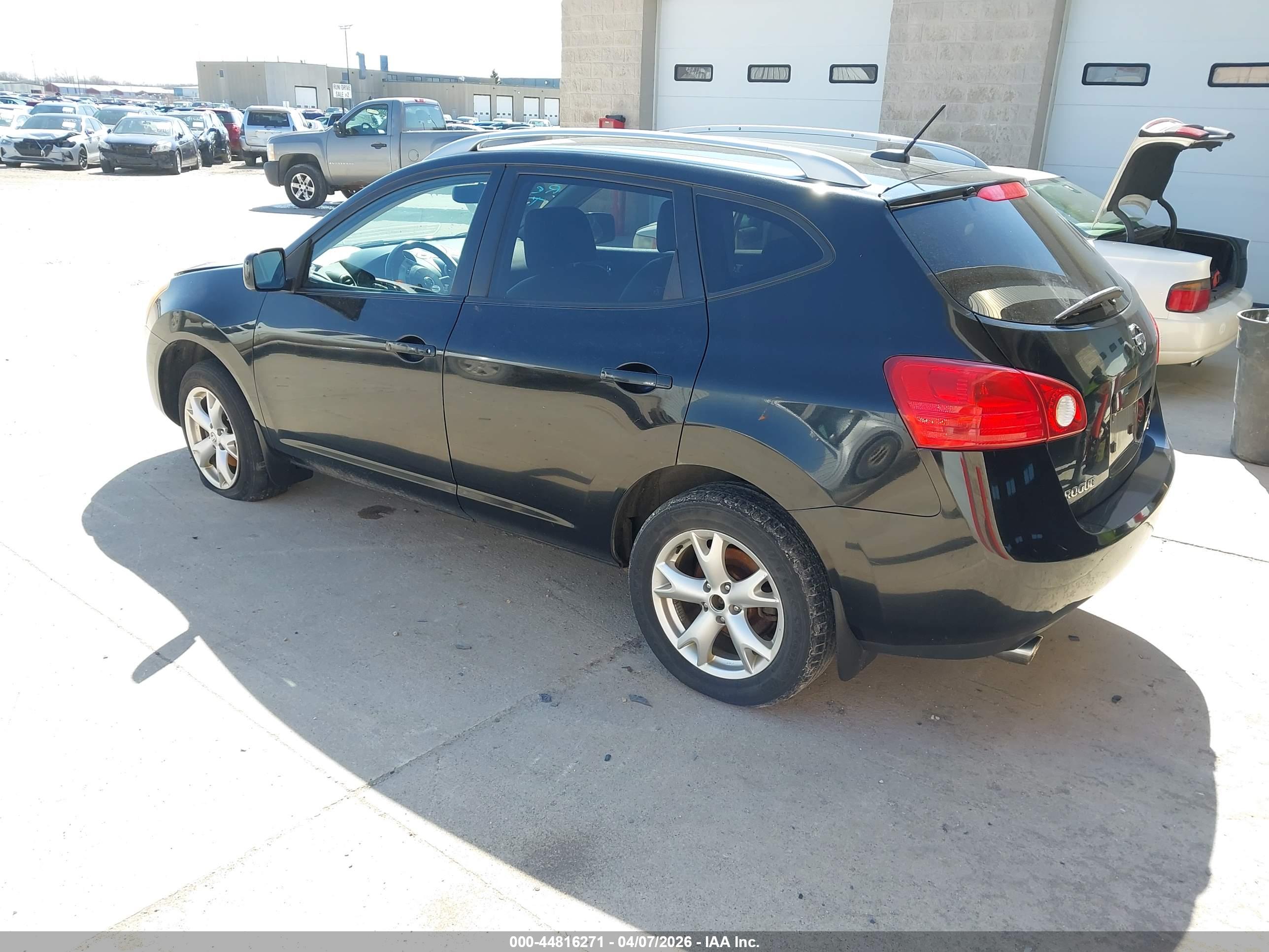 NISSAN ROGUE image 3