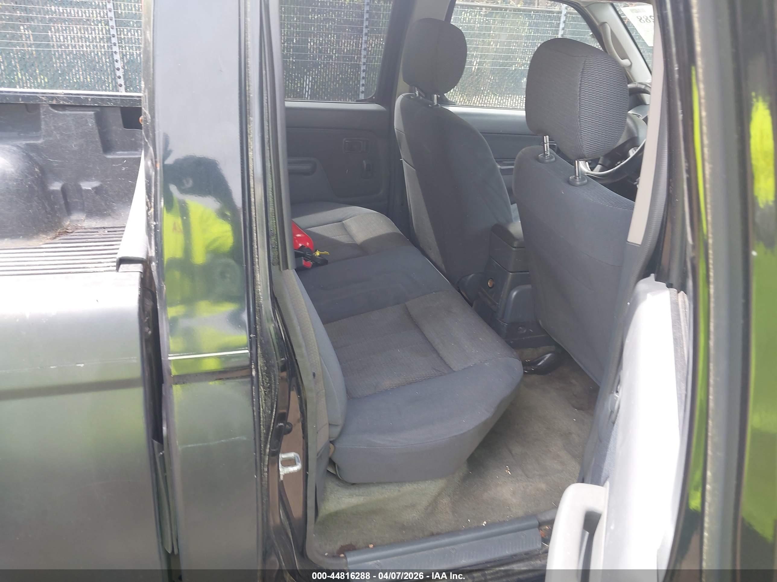NISSAN FRONTIER image 8