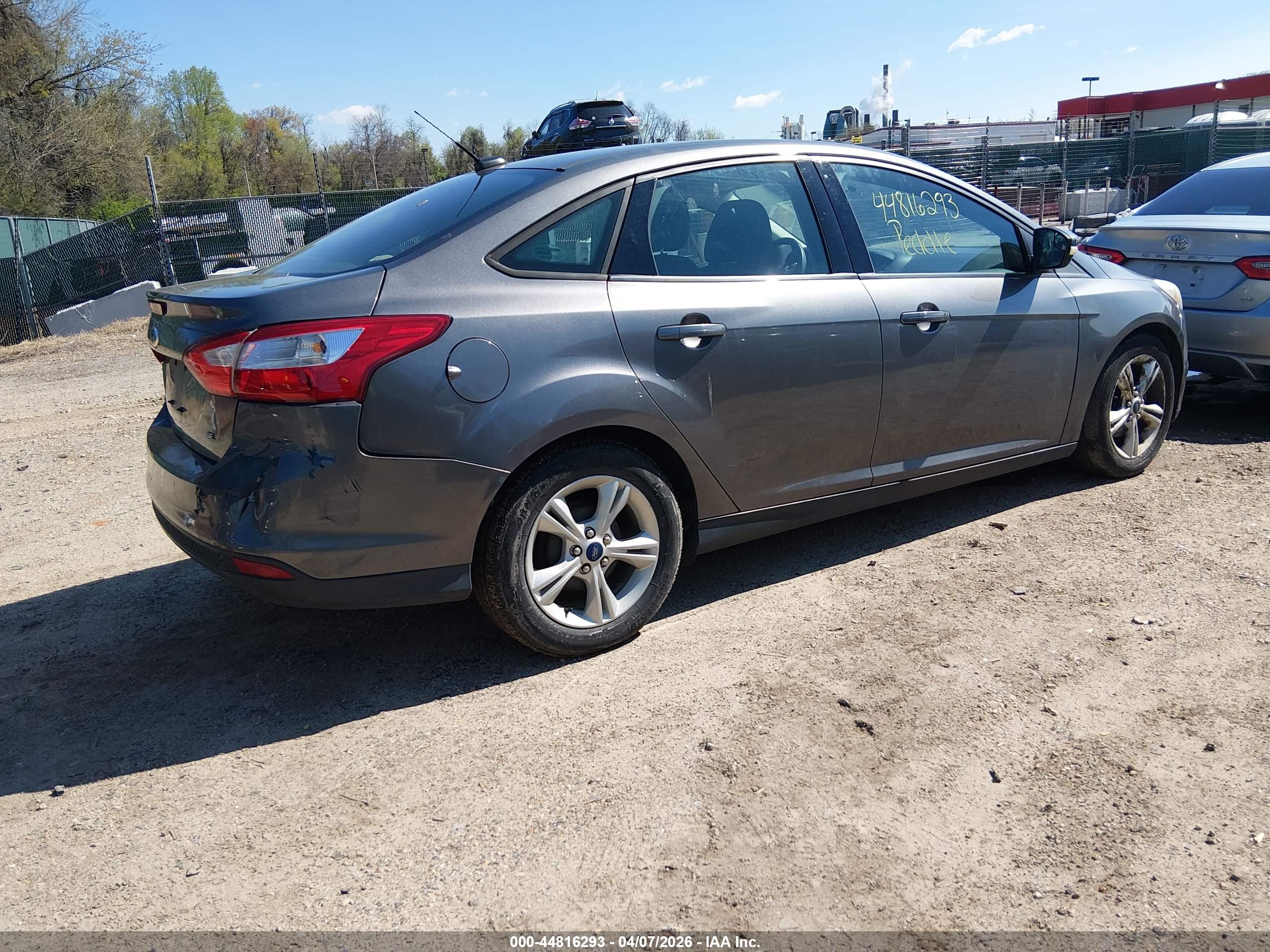 FORD FOCUS image 4